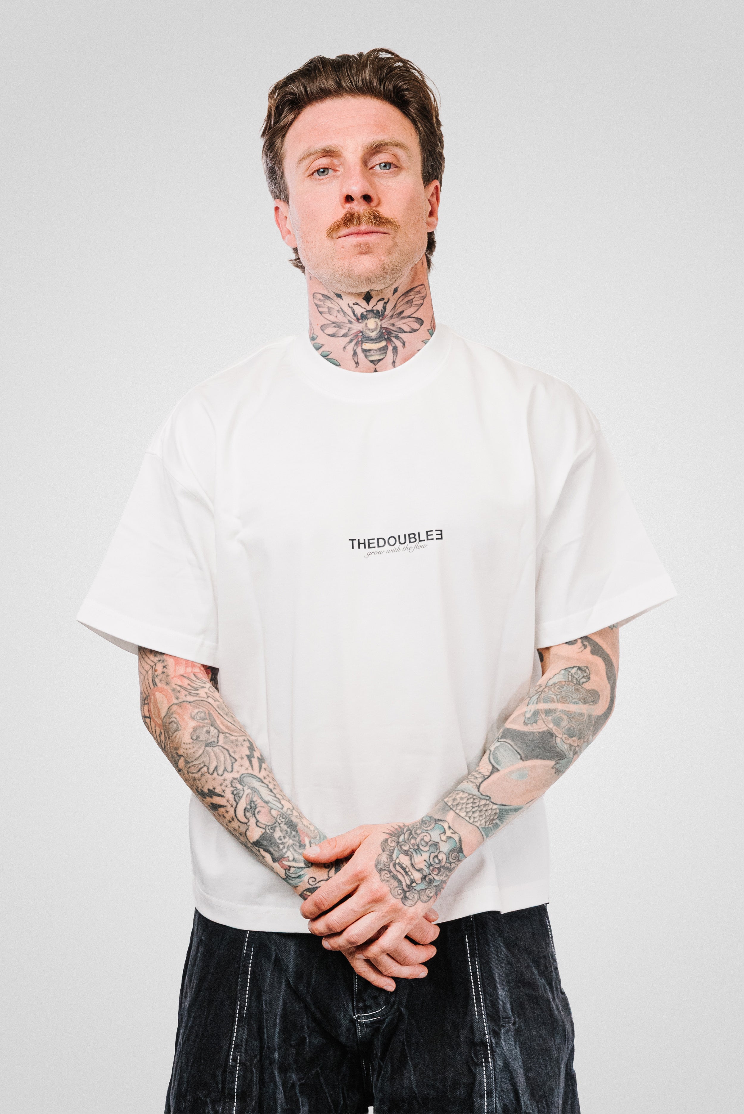 ITALICS WHITE BOXY TEE- TheDoubleE