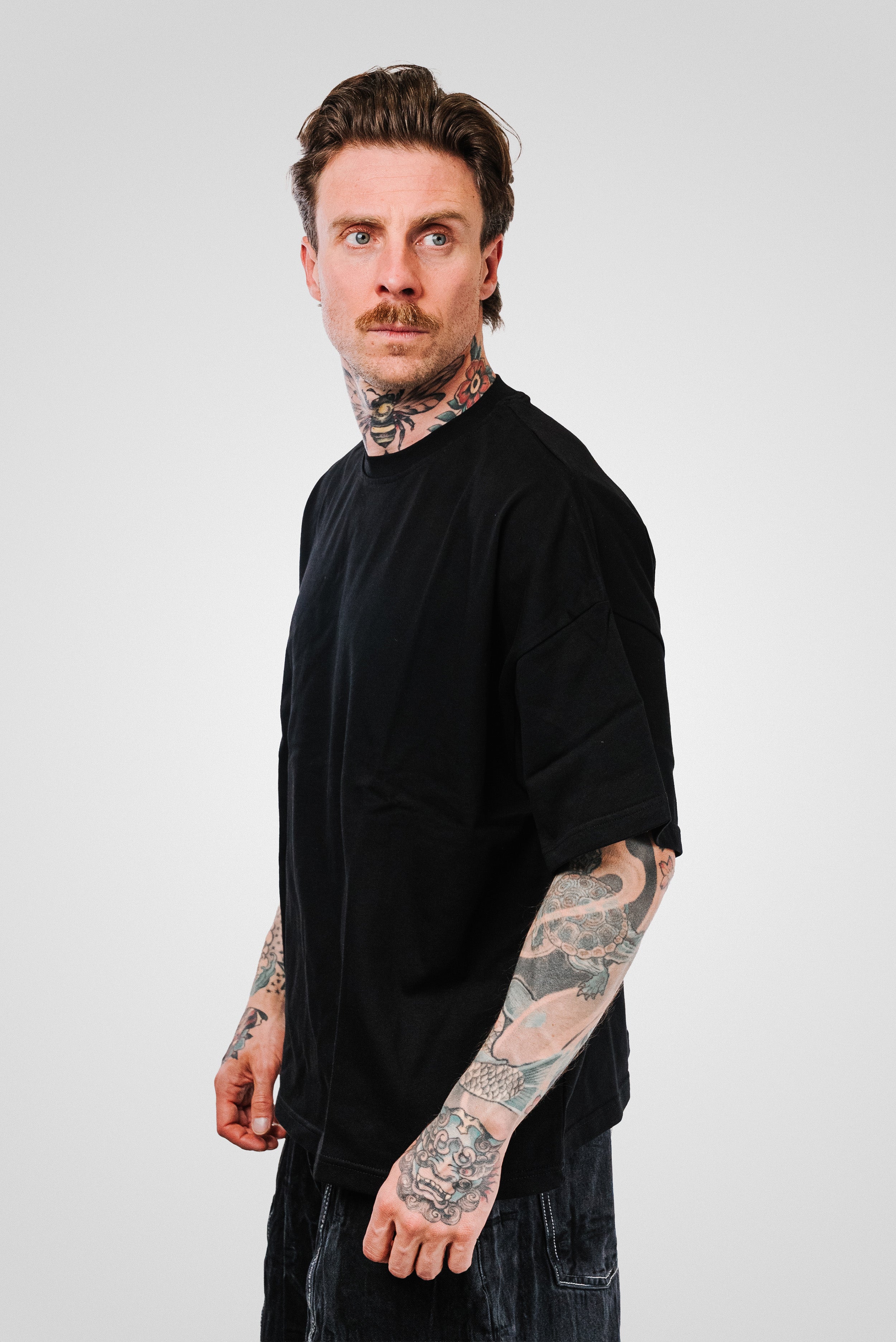 FIT NEW BLACK TEE - Signs Brand