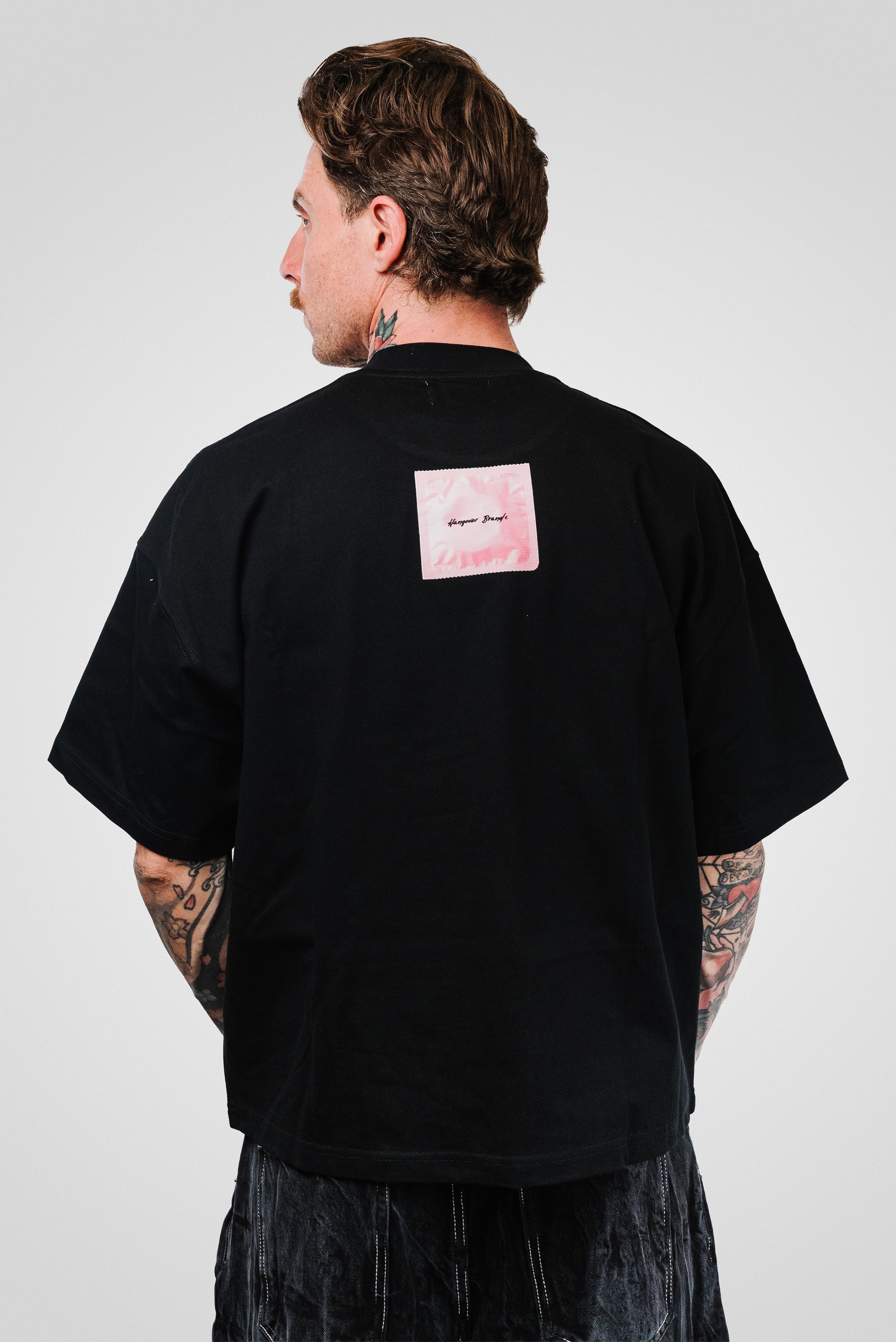 PINK PAINA BLACK TEE - Hangover Brand