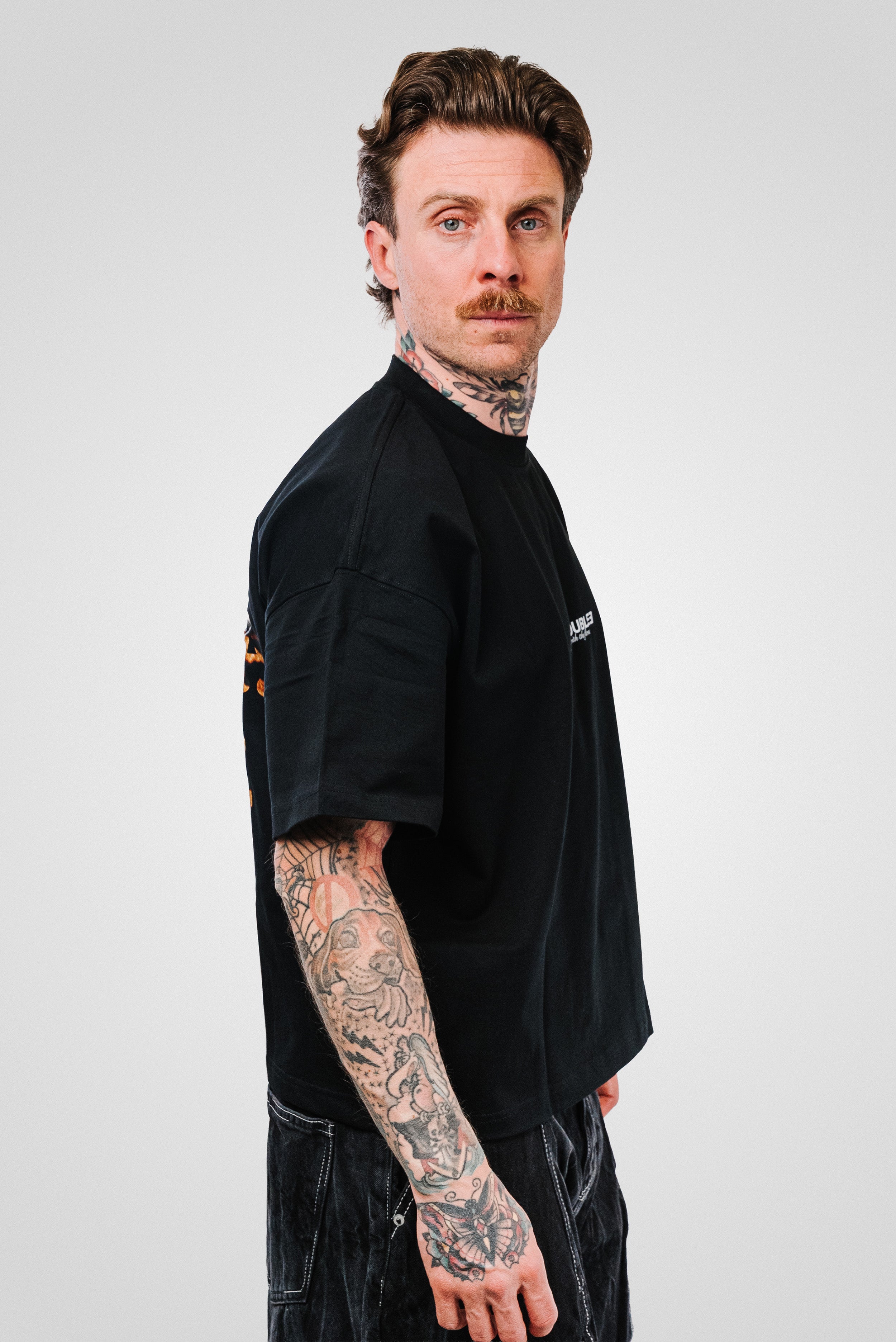 VOGUE BOXY TEE BLACK - TheDoubleE