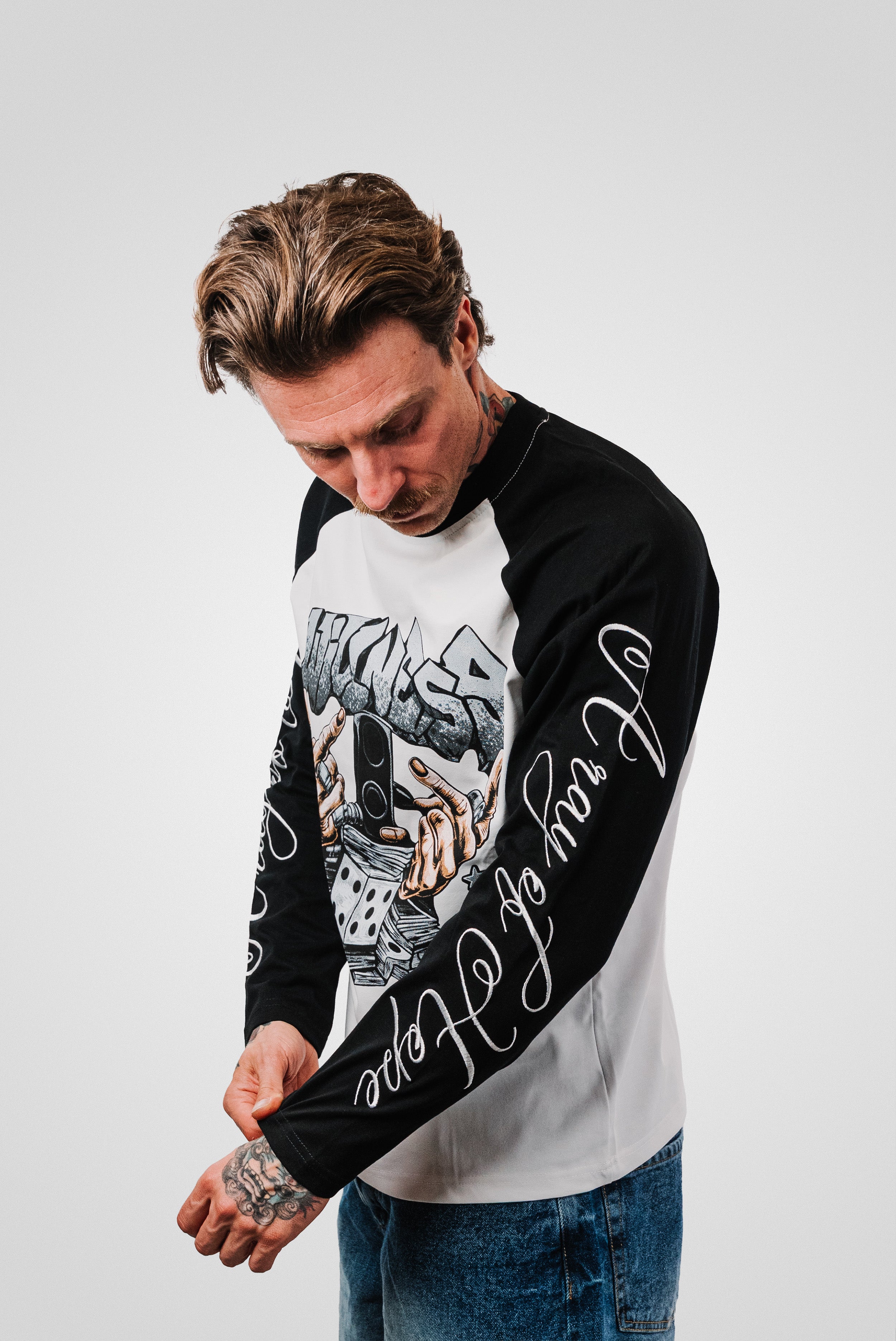 EMBROIDERED SLEEVE BLACK LONGSLEEVE FACE WHITE - Shoebuya Design