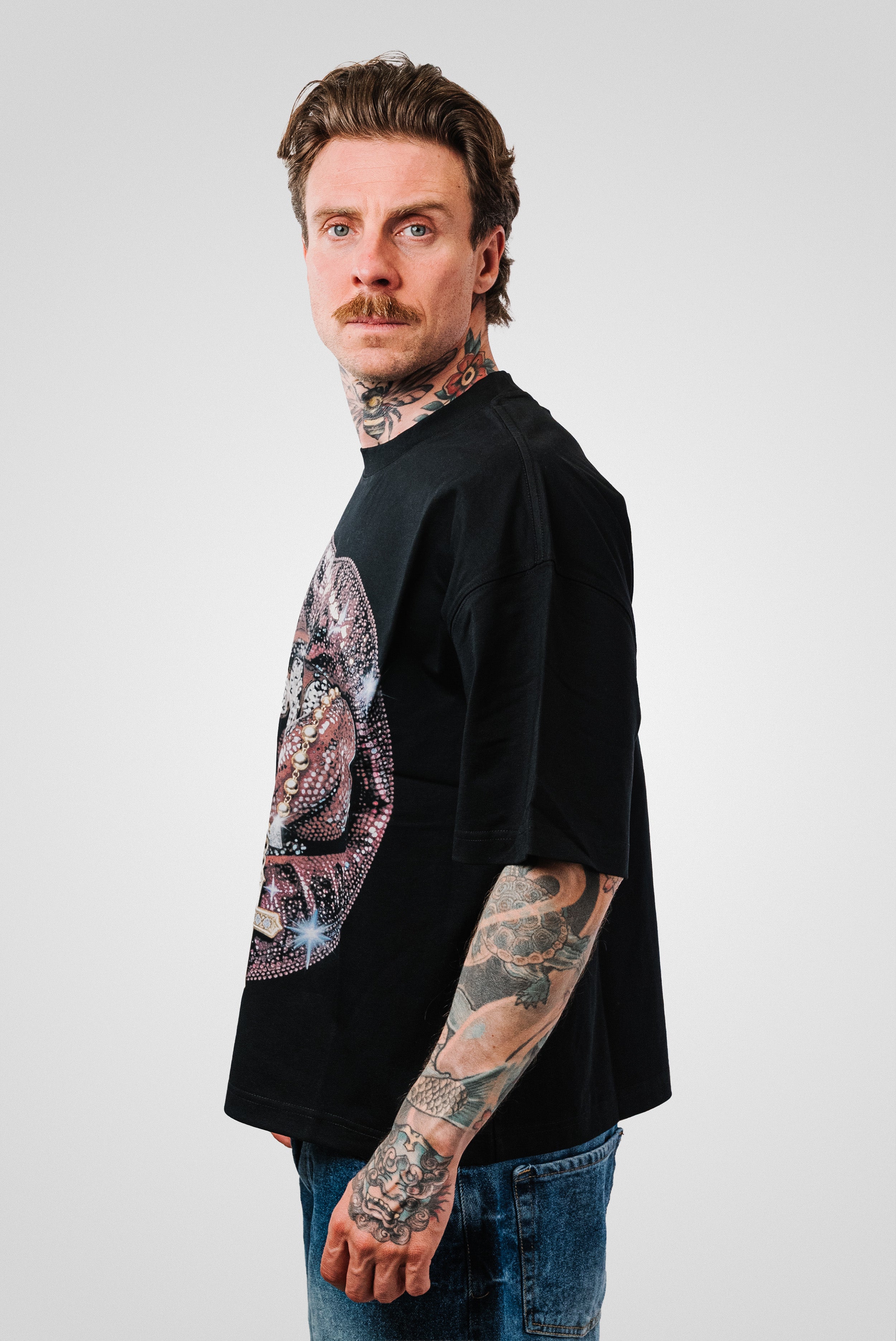 CROSS PINK MOUTH BLACK TEE - Noissey Brand