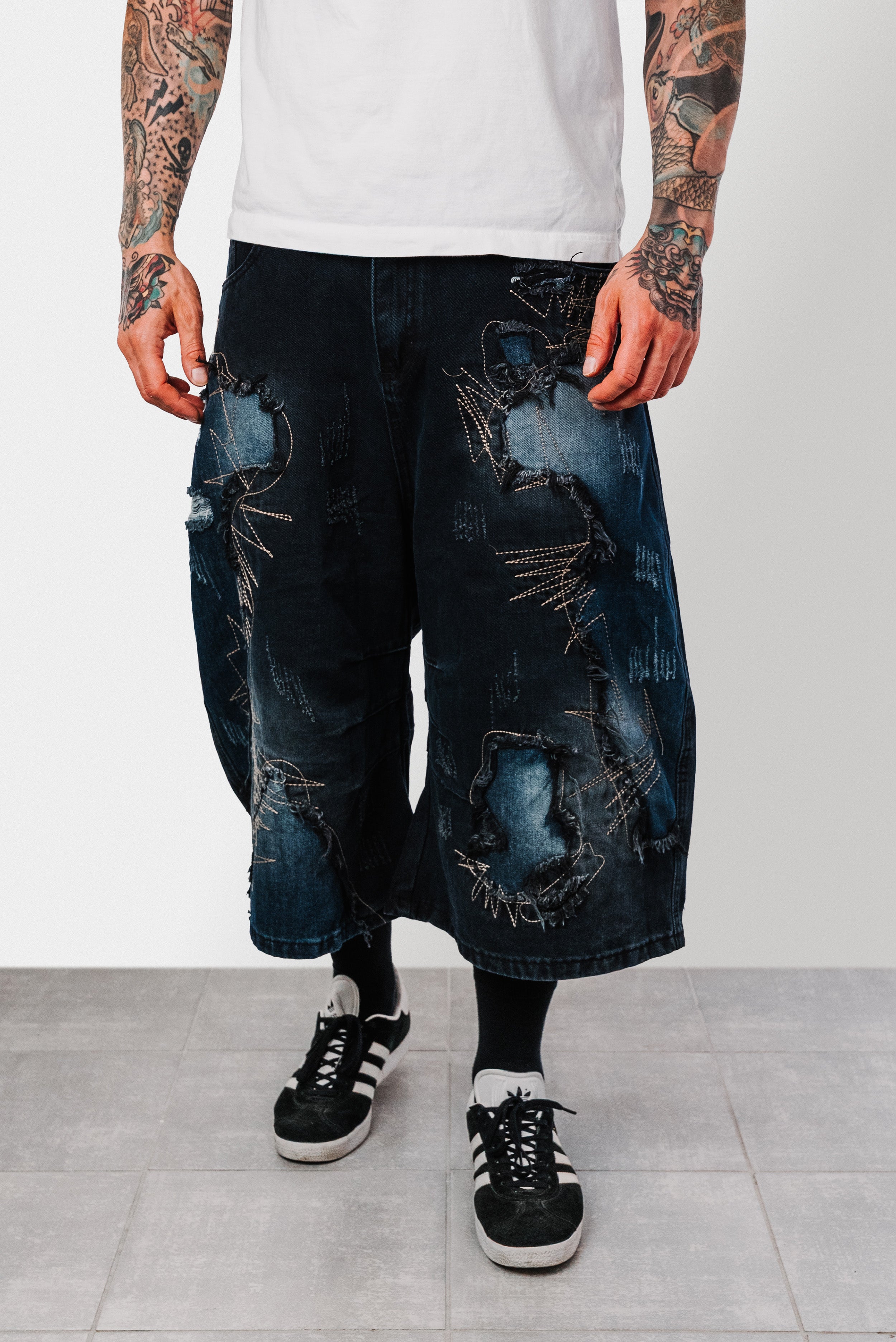 DISTRUPT BALLOON BLACK DENIM SHORTS - Shoebuya Design