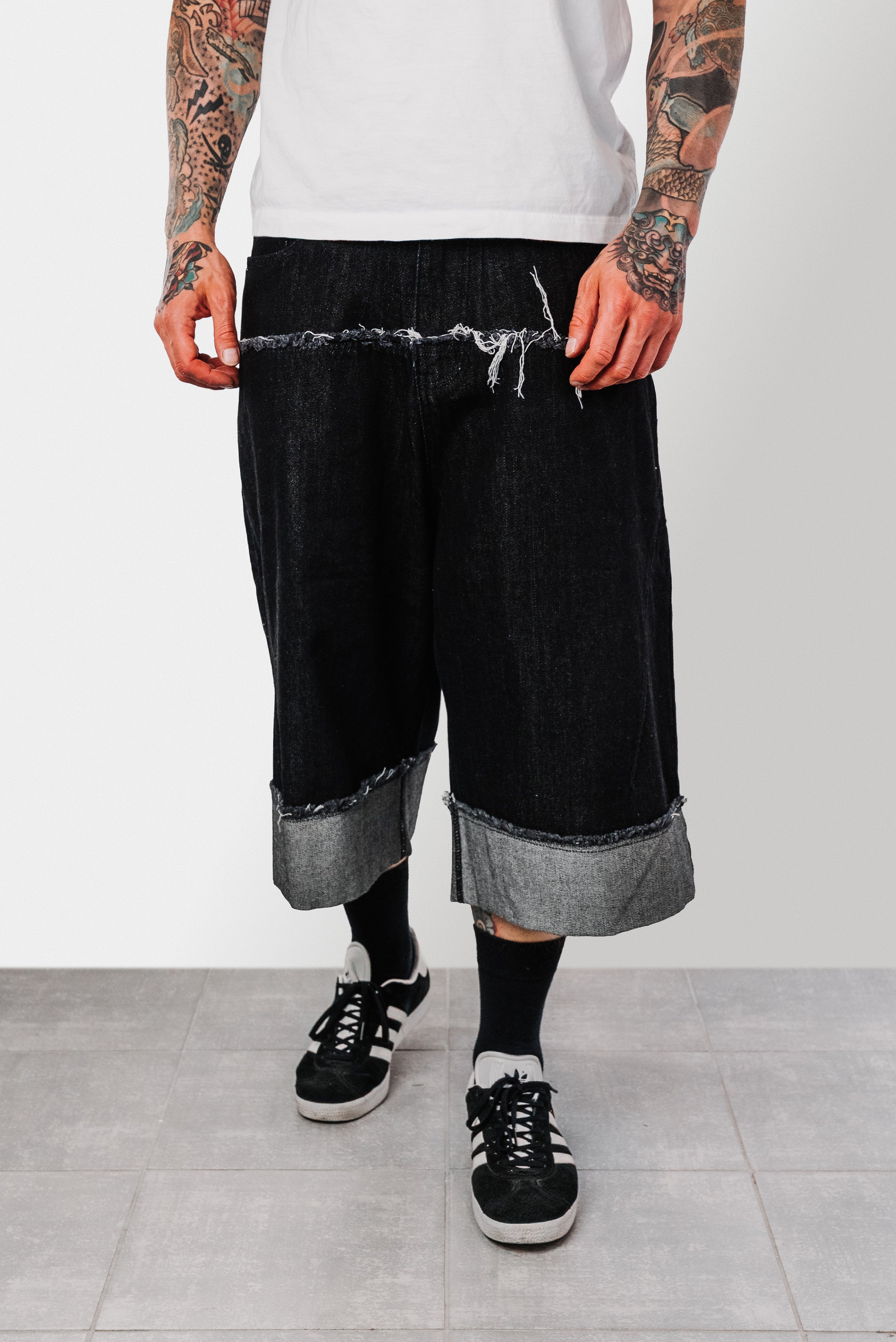 LAPED BLACK DENIM SHORTS - Shoebuya Design