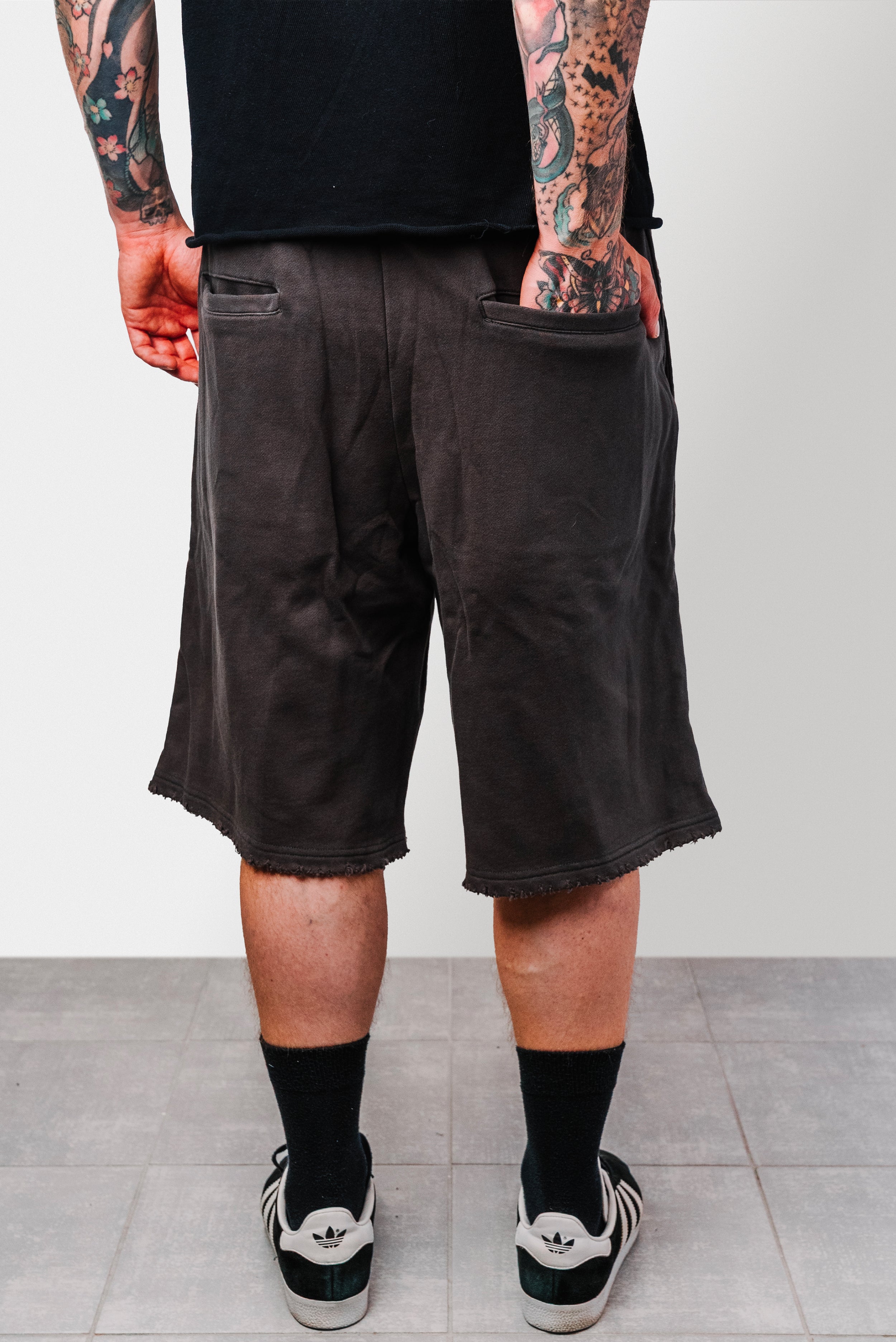 & PUFF LOGO DARK GREY SHORTS - TheDoubleE