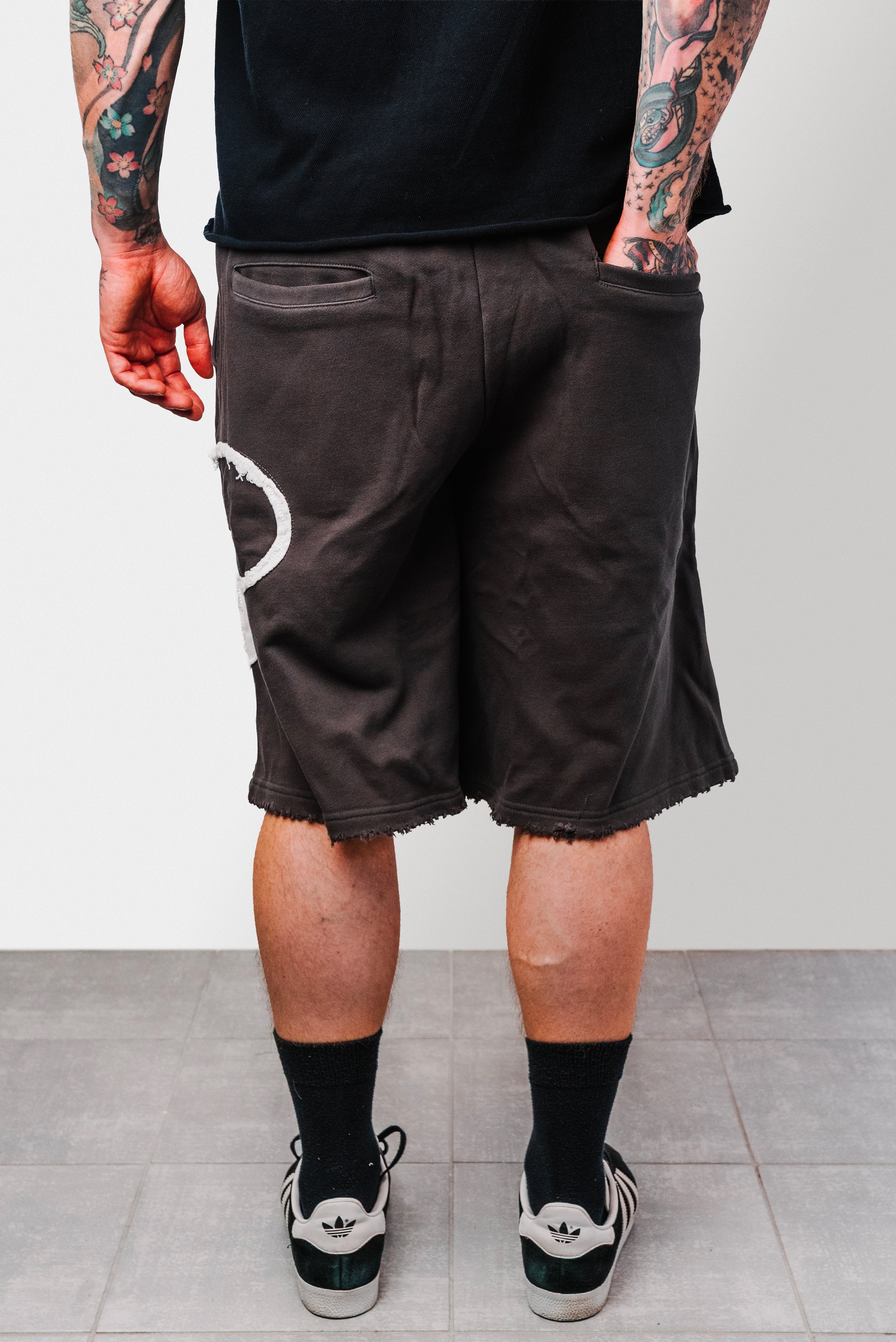 PATCH LOGO DARK GREY SHORTS - TheDoubleE