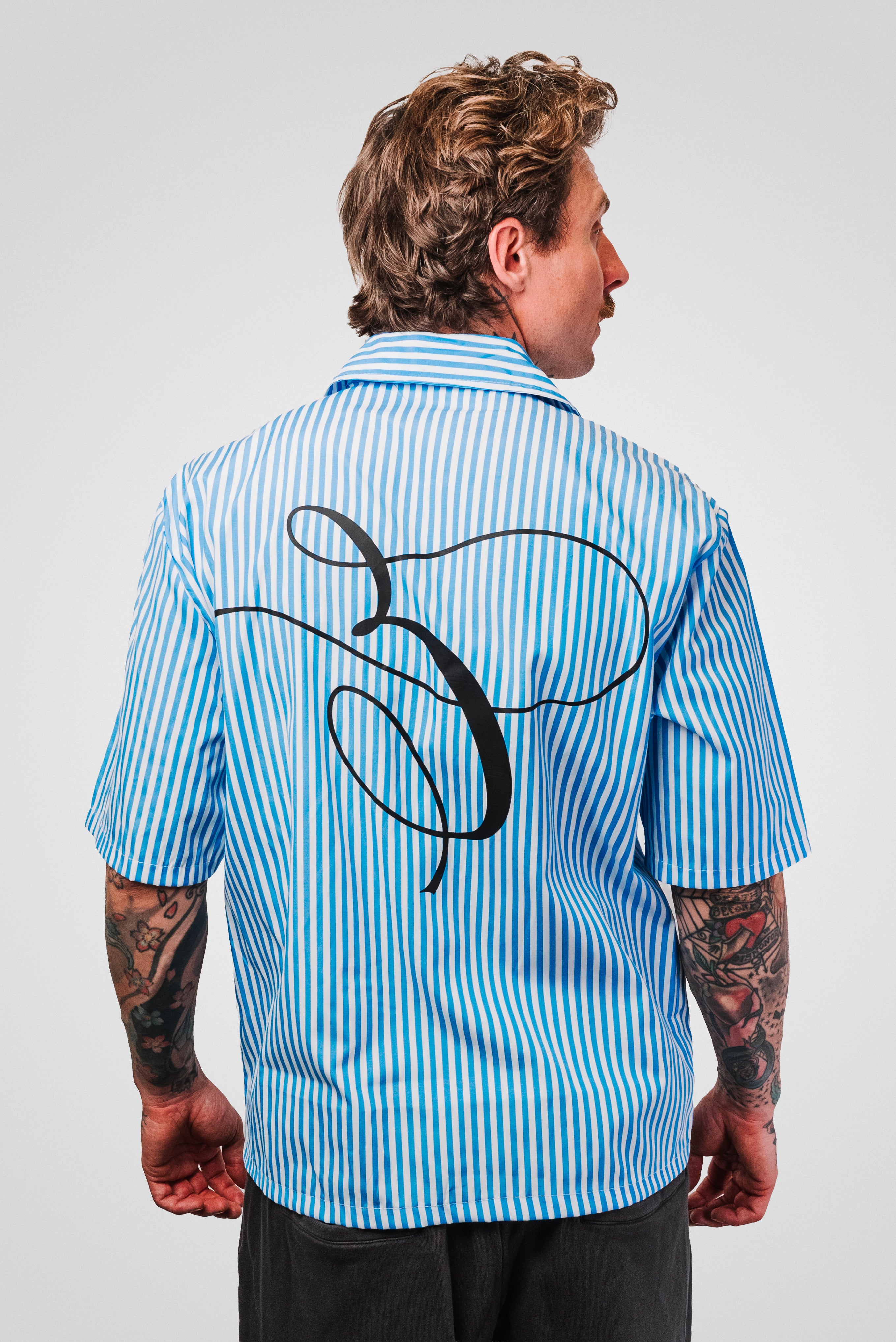 & LOGO LINE BASIC BLUE SHIRT - TheDoubleE