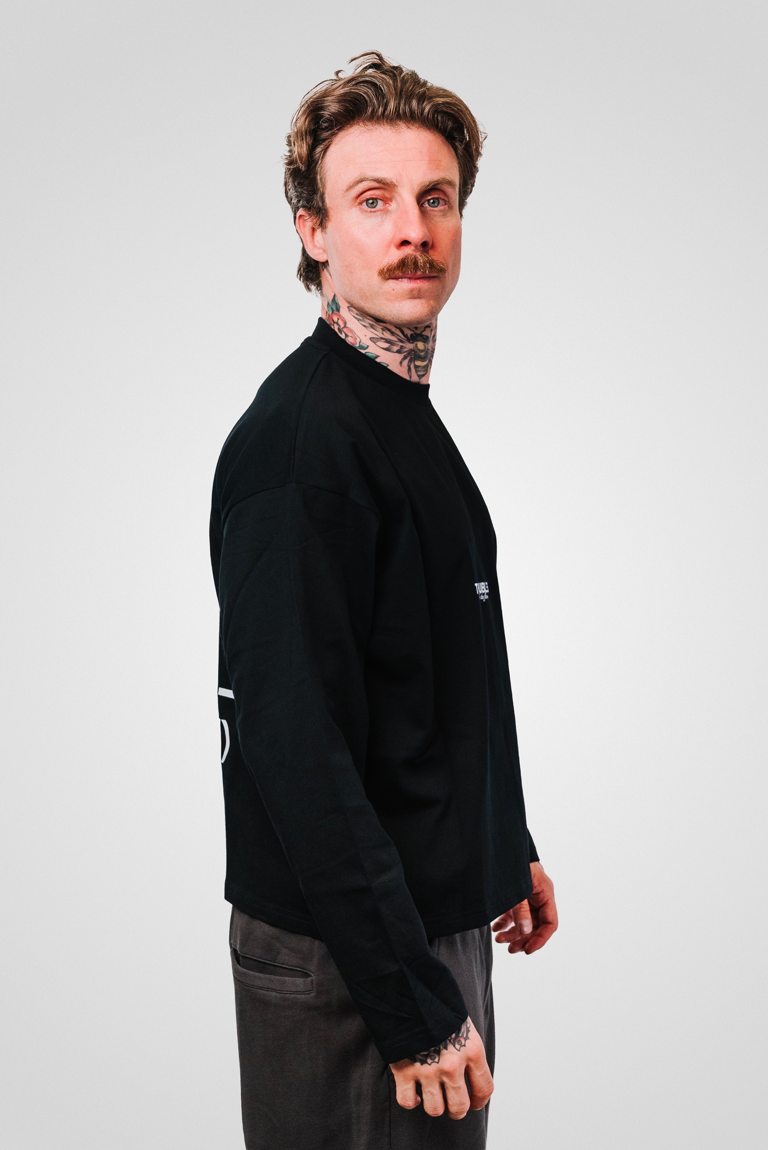 NESSUNO BLACK BOXY LONGSLEEVE - TheDoubleE