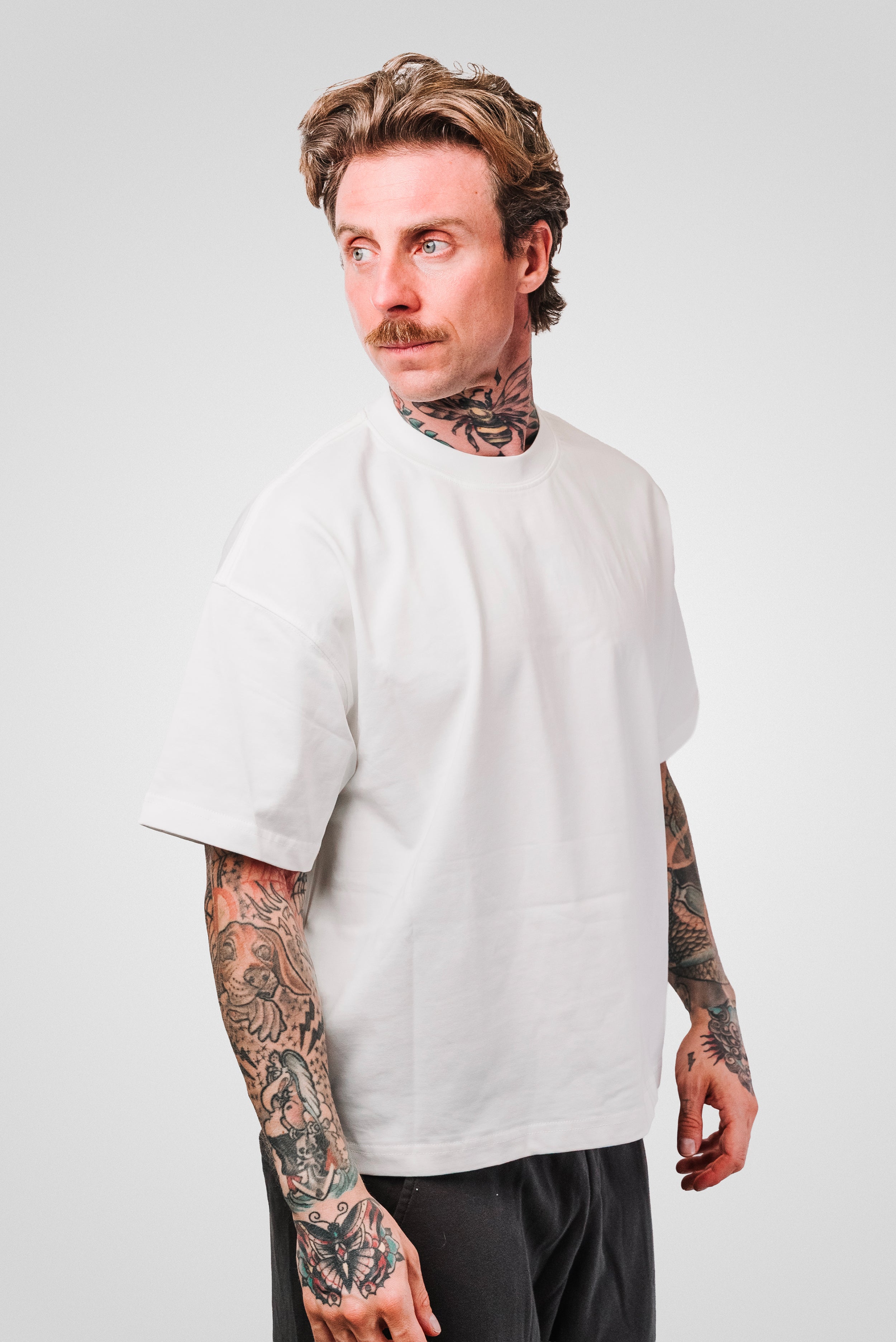 LUNATICA BOXY WHITE TEE - Shoebuya Design