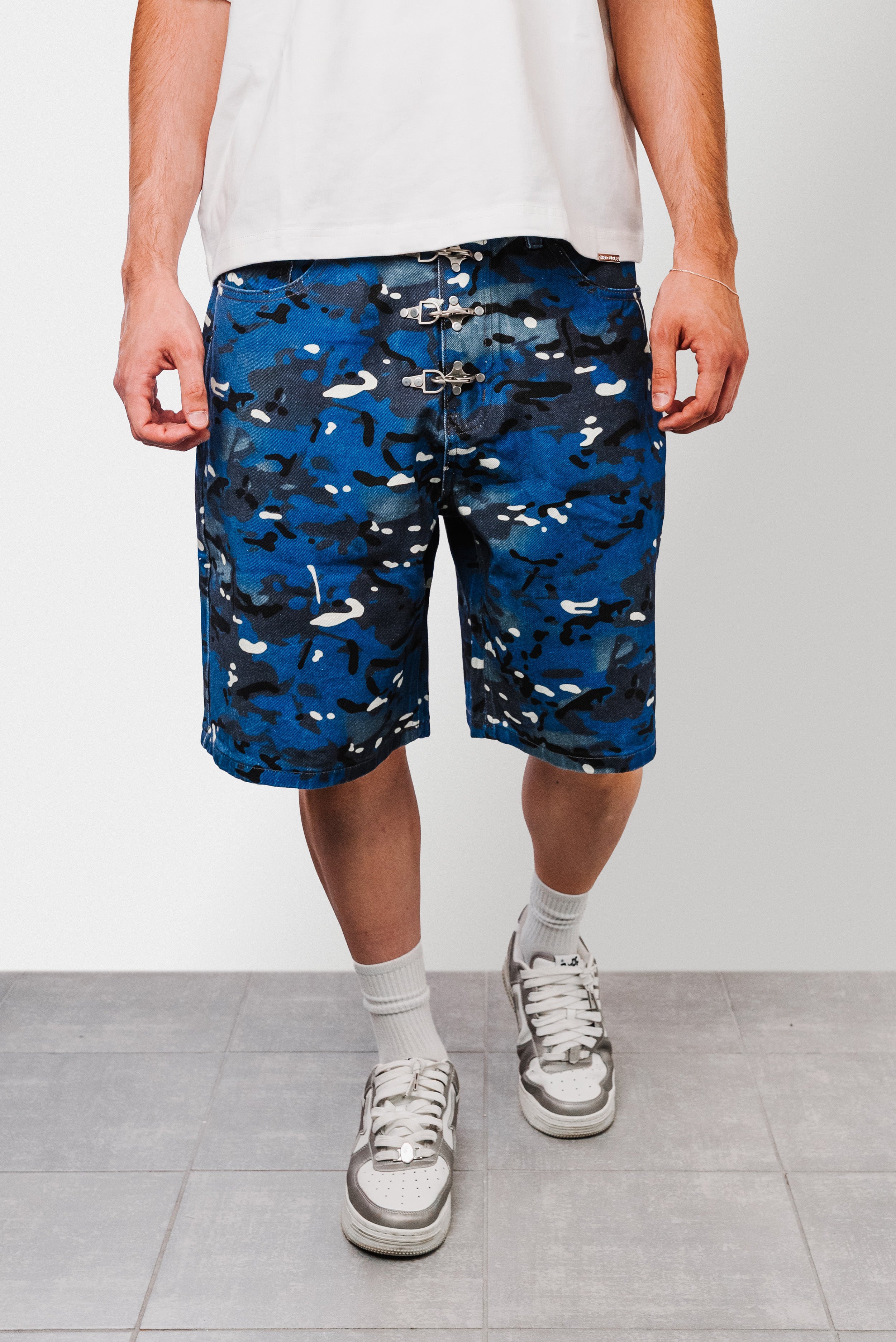 CAMO BLUE CARABINER DENIM SHORTS - Shoebuya Design