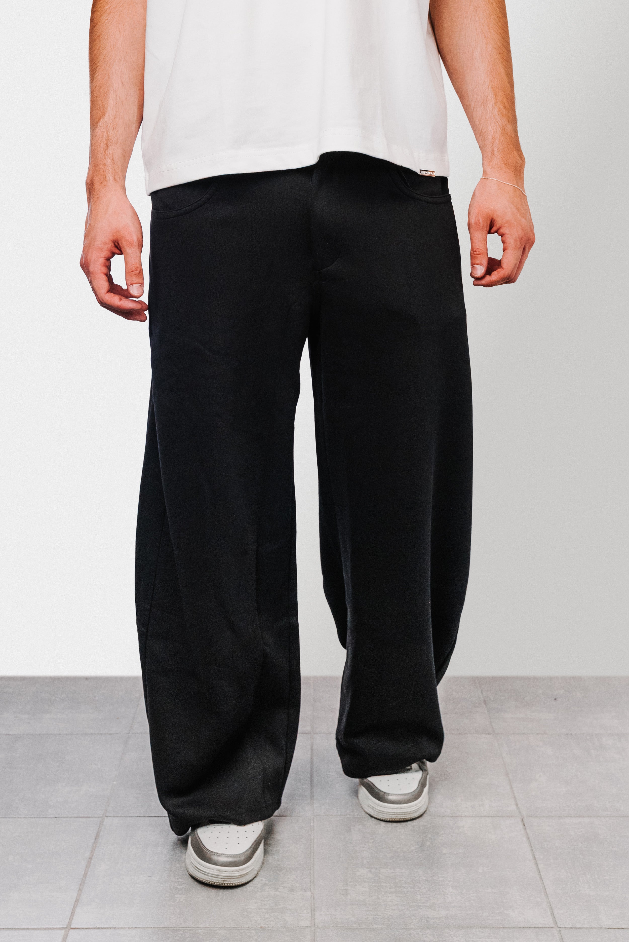 PLISSE CLASSIC BLACK PANTS - Shoebuya Design