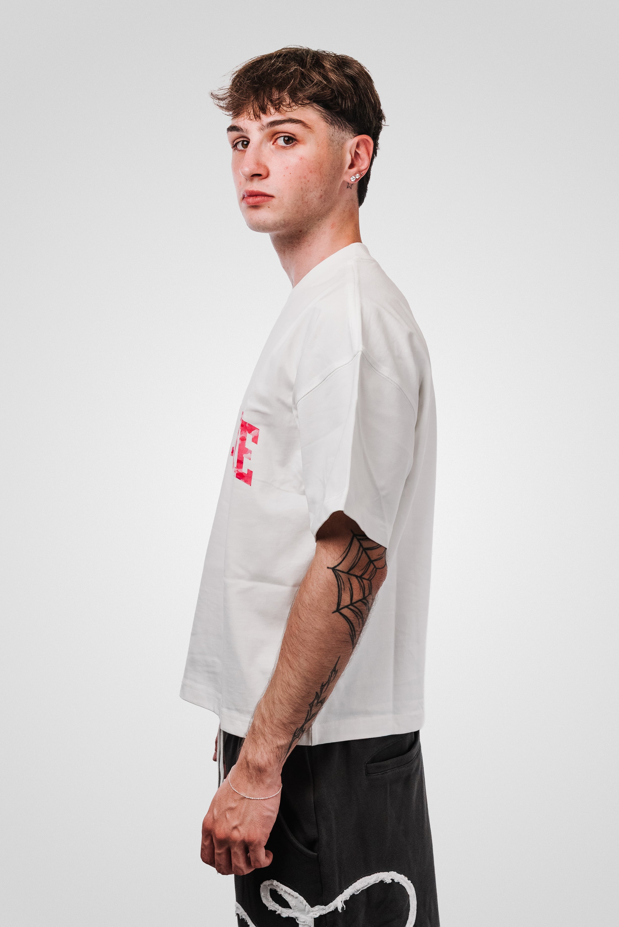 PINK CAMO LOGO WHITE BOXY TEE- TheDoubleE