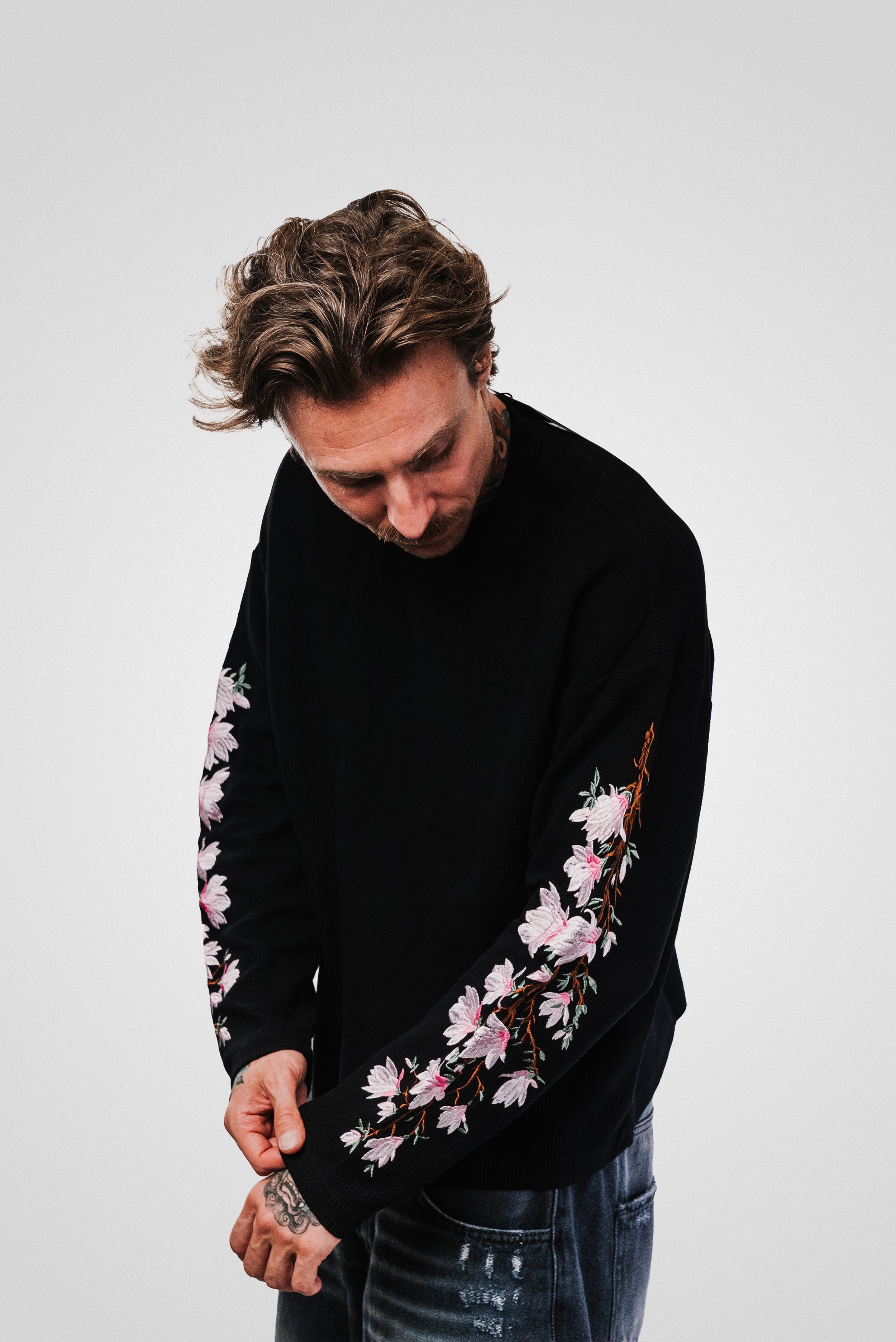 FLOWERS SLEEVE WAFFLE LONGSLEEVE BLACK - Shoebuya Design