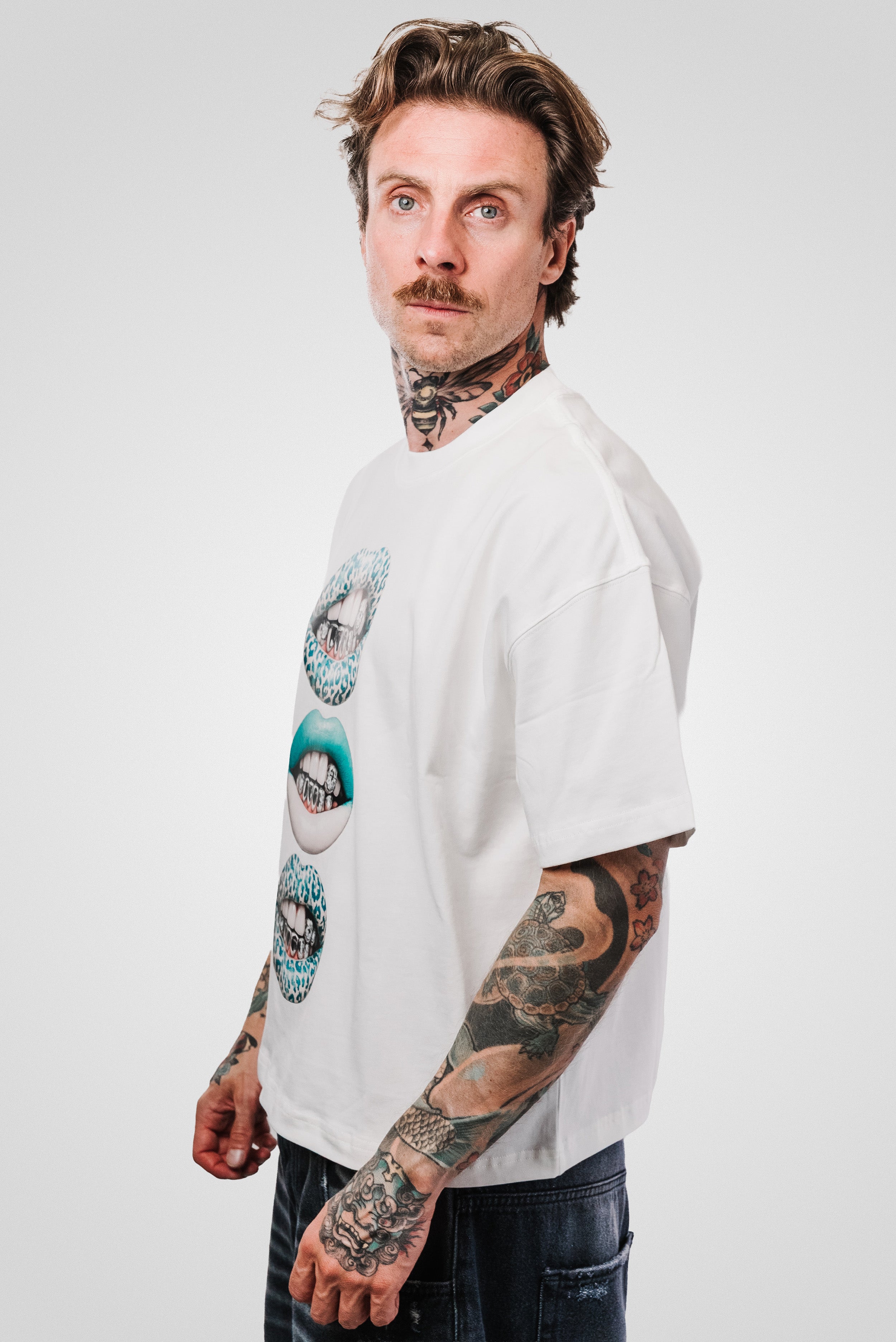 TRIPLE MOUTH WHITE TEE - Shoebuya Design