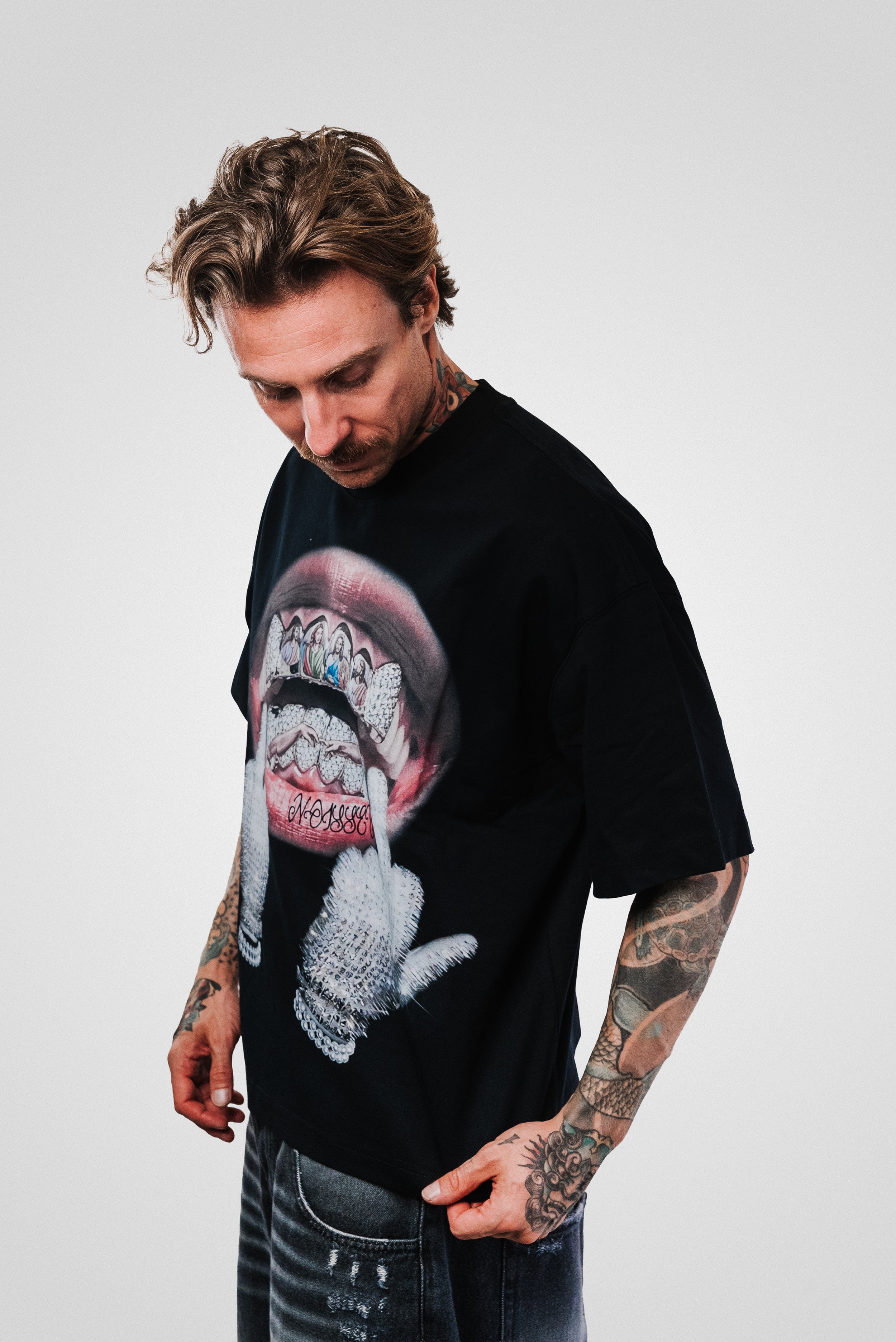 MOUTH PURPLE LAST DINNER BLACK BOXY TEE - Noissey Brand