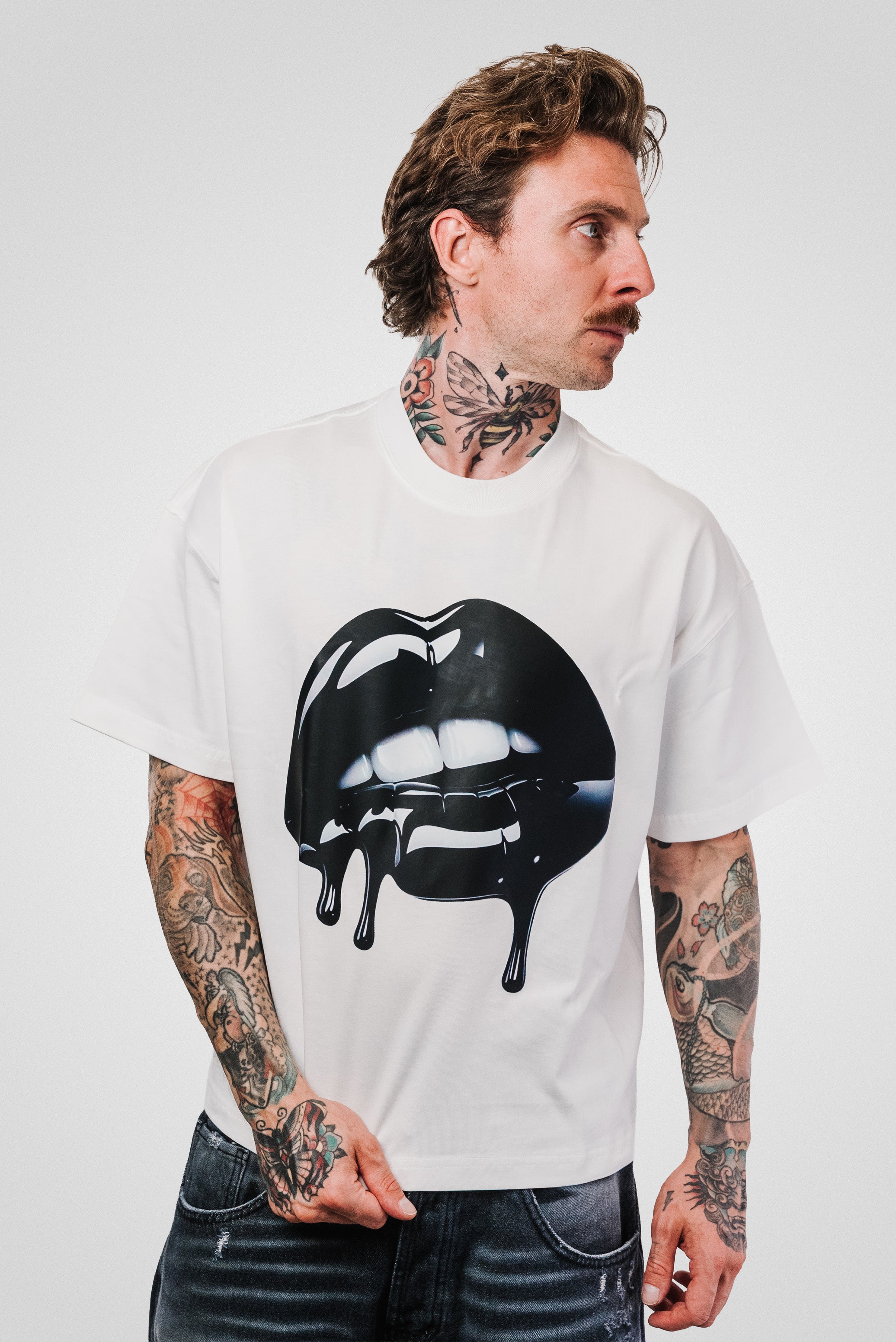 MELTED MOUTH WHITE TEE - Shoebuya Design