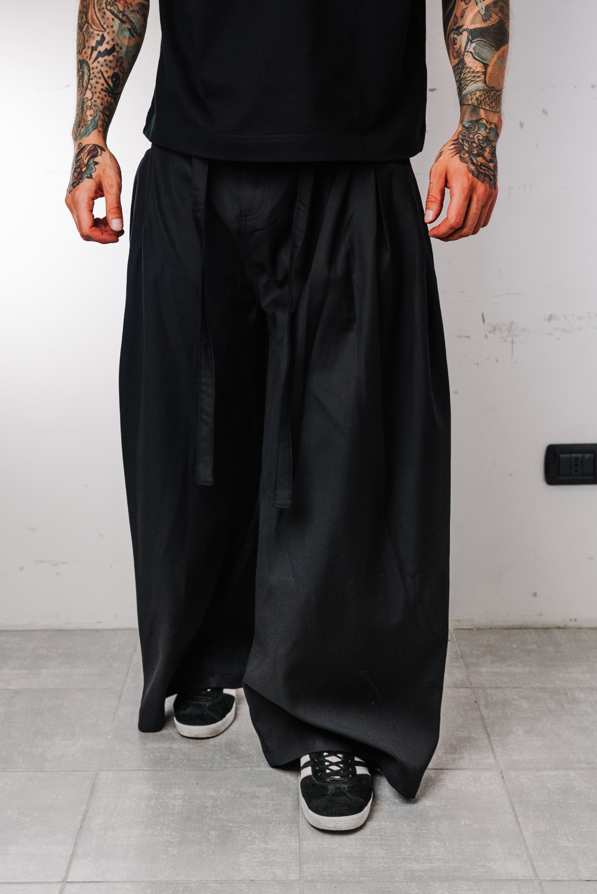 CHINO BLACK PANTS - Shoebuya Design