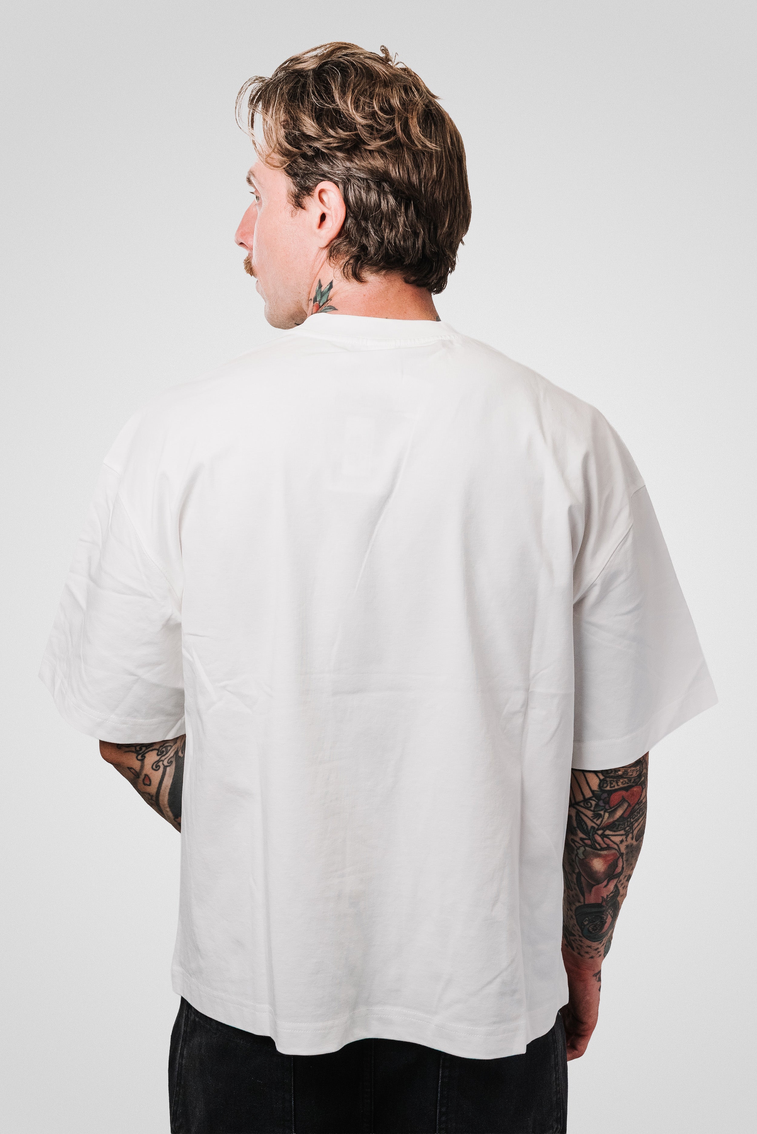 RIRI WHITE BOXY TEE - Noissey Brand