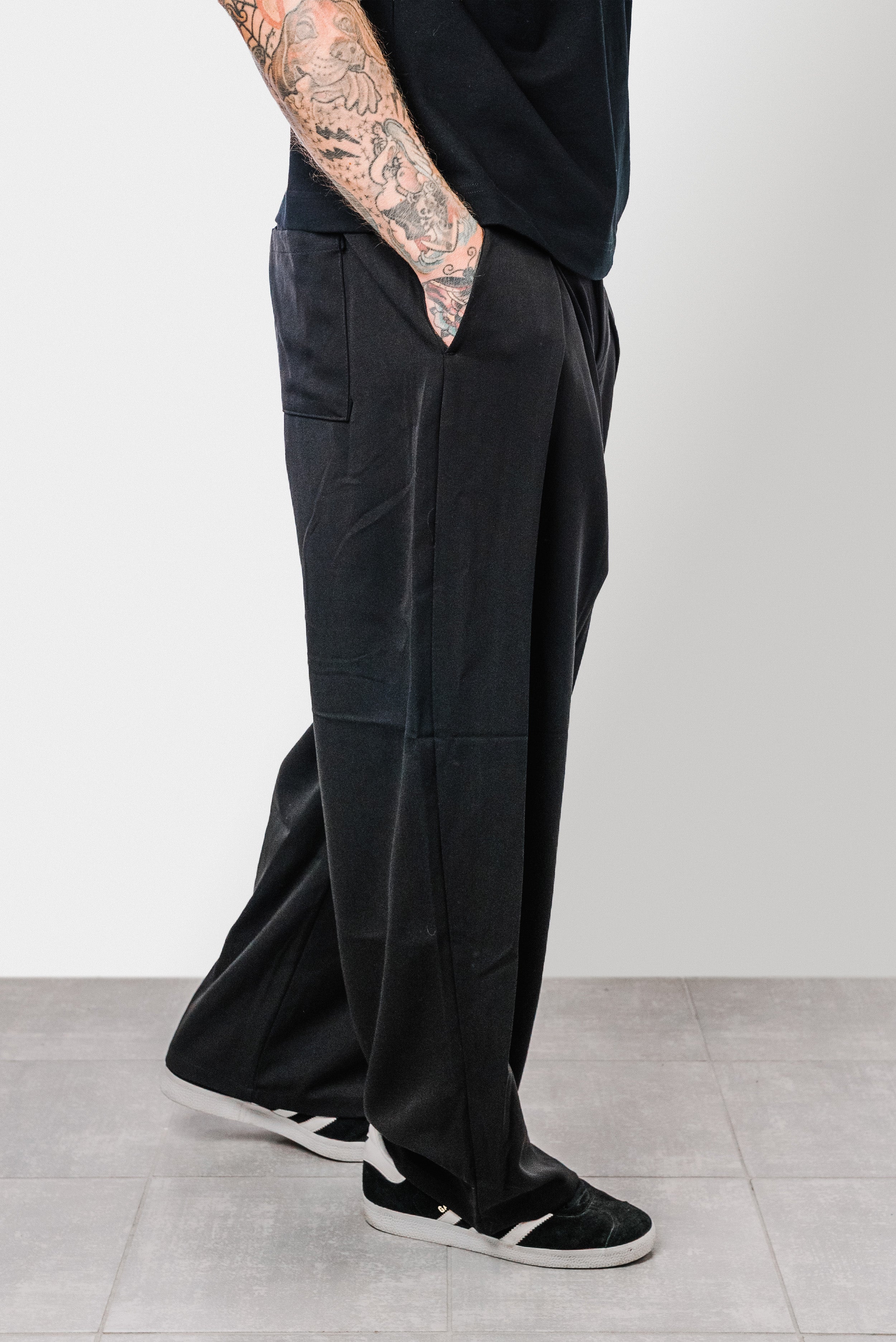 ELEGANT POCKET BLACK PANTS - Replacement Brand