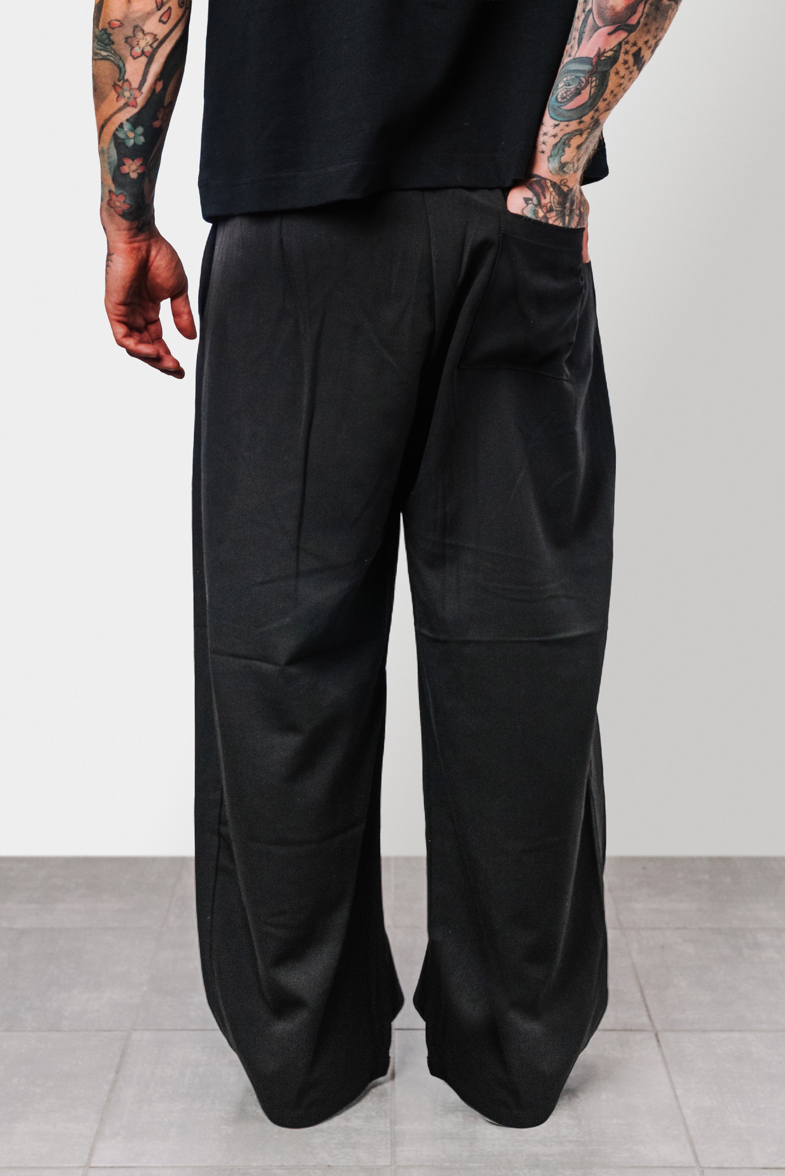 ELEGANT POCKET BLACK PANTS - Replacement Brand