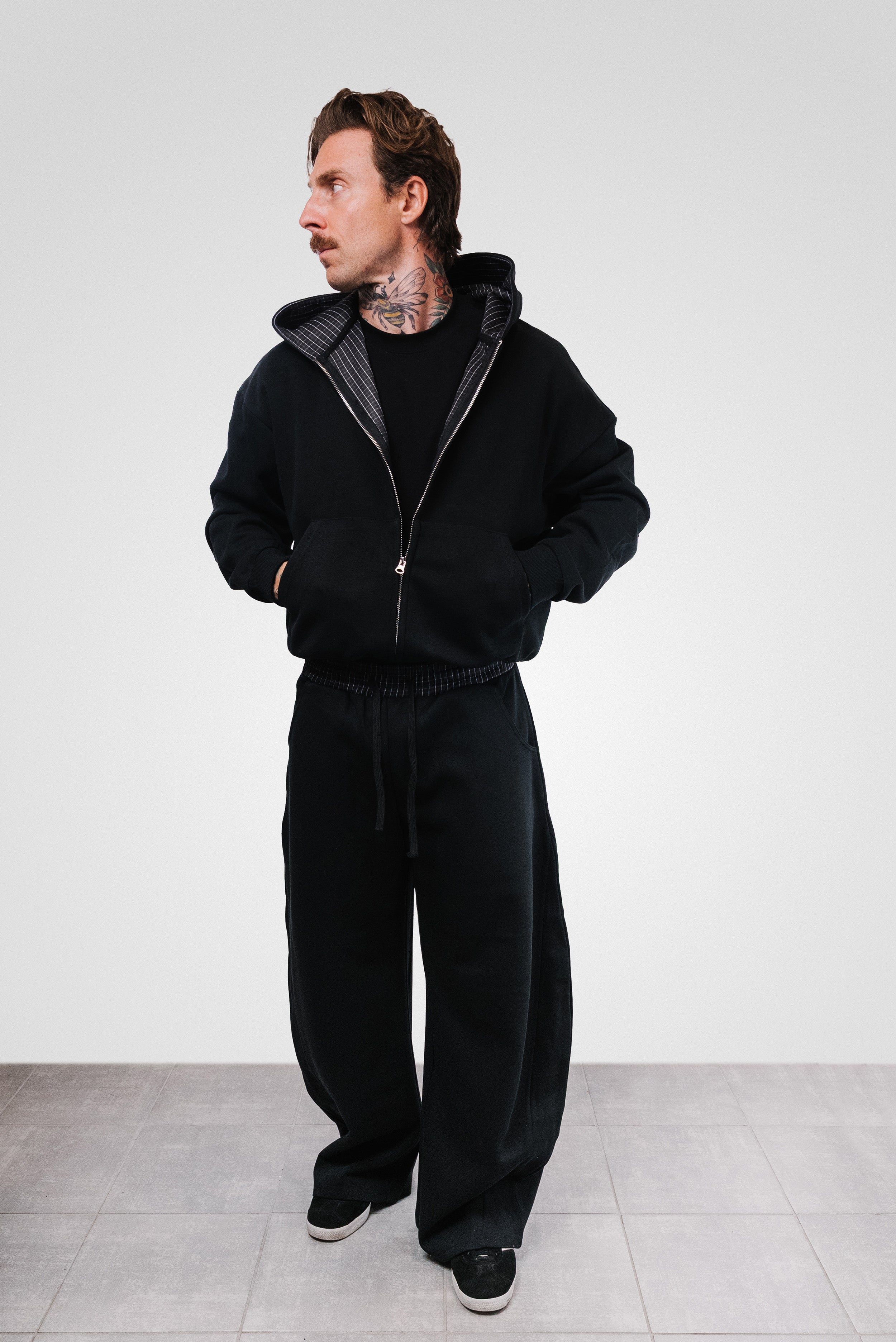 SCOTTISH STYLE BLACK TRACKSUIT - Shoebuya Design