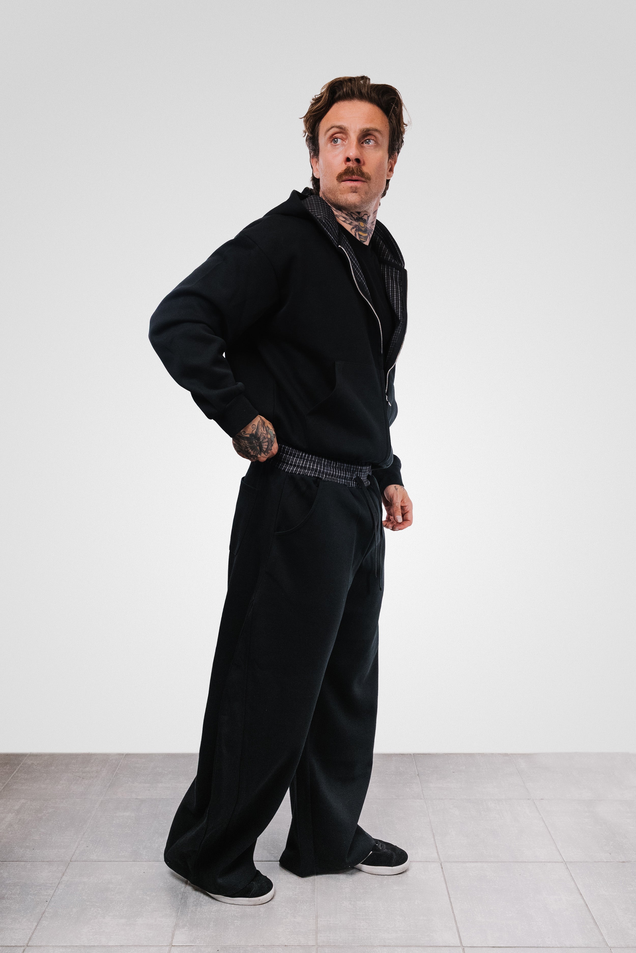 SCOTTISH STYLE BLACK TRACKSUIT - Shoebuya Design