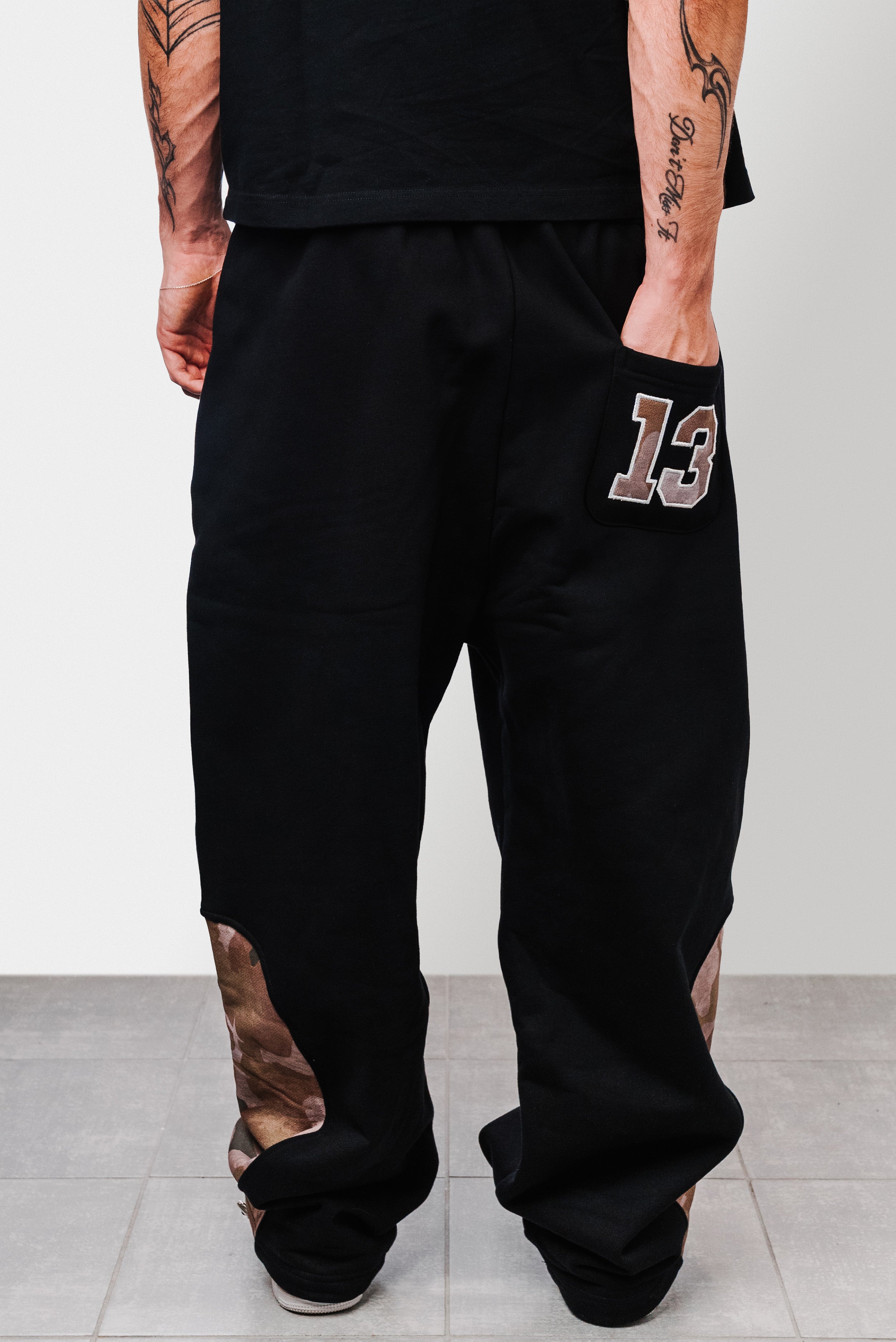 CAMO SWEATPANTS - Lost Boys