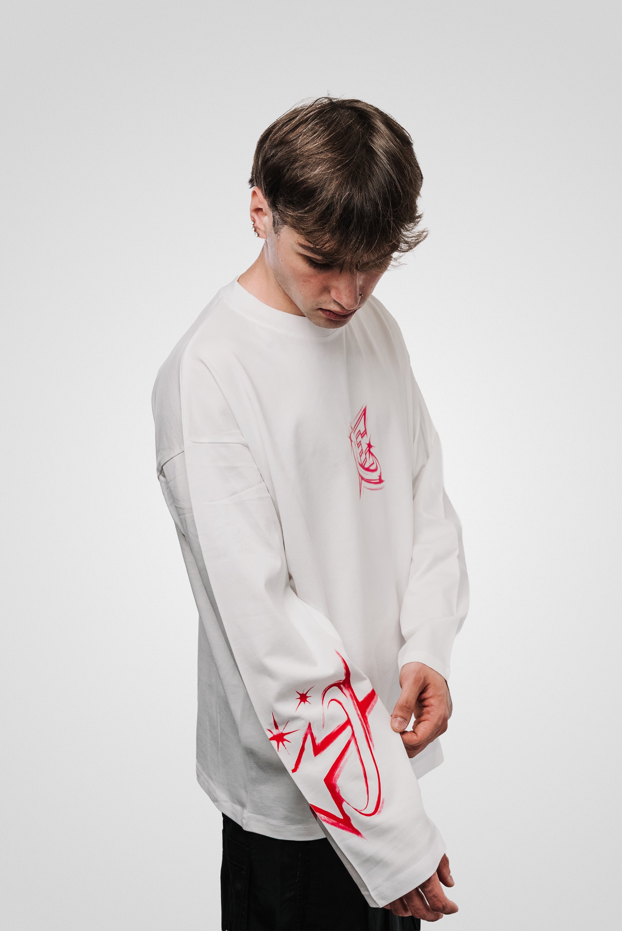 PINK STARGAZING BOXY LONGSLEEVE WHITE - TheDoubleE