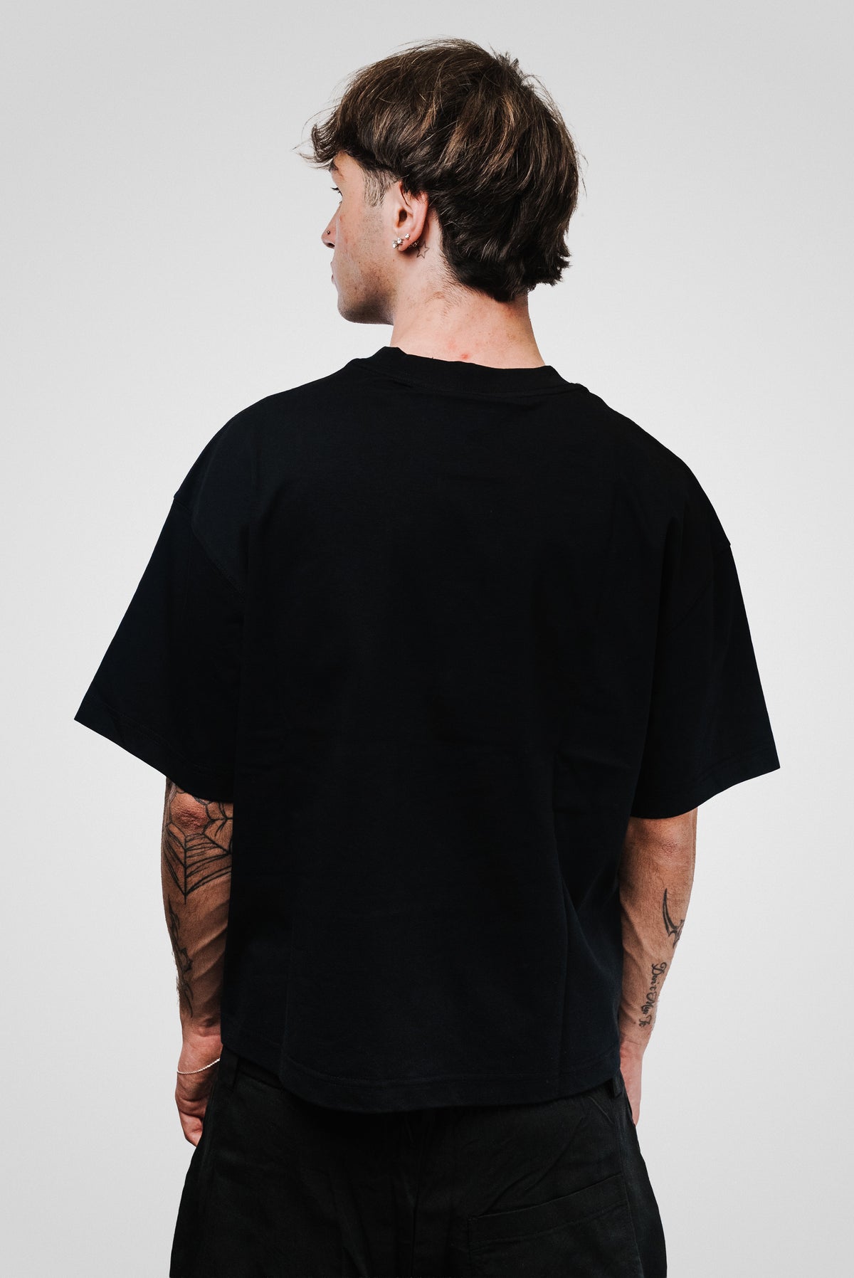 ROSARY HAND BLACK TEE - Noissey Brand