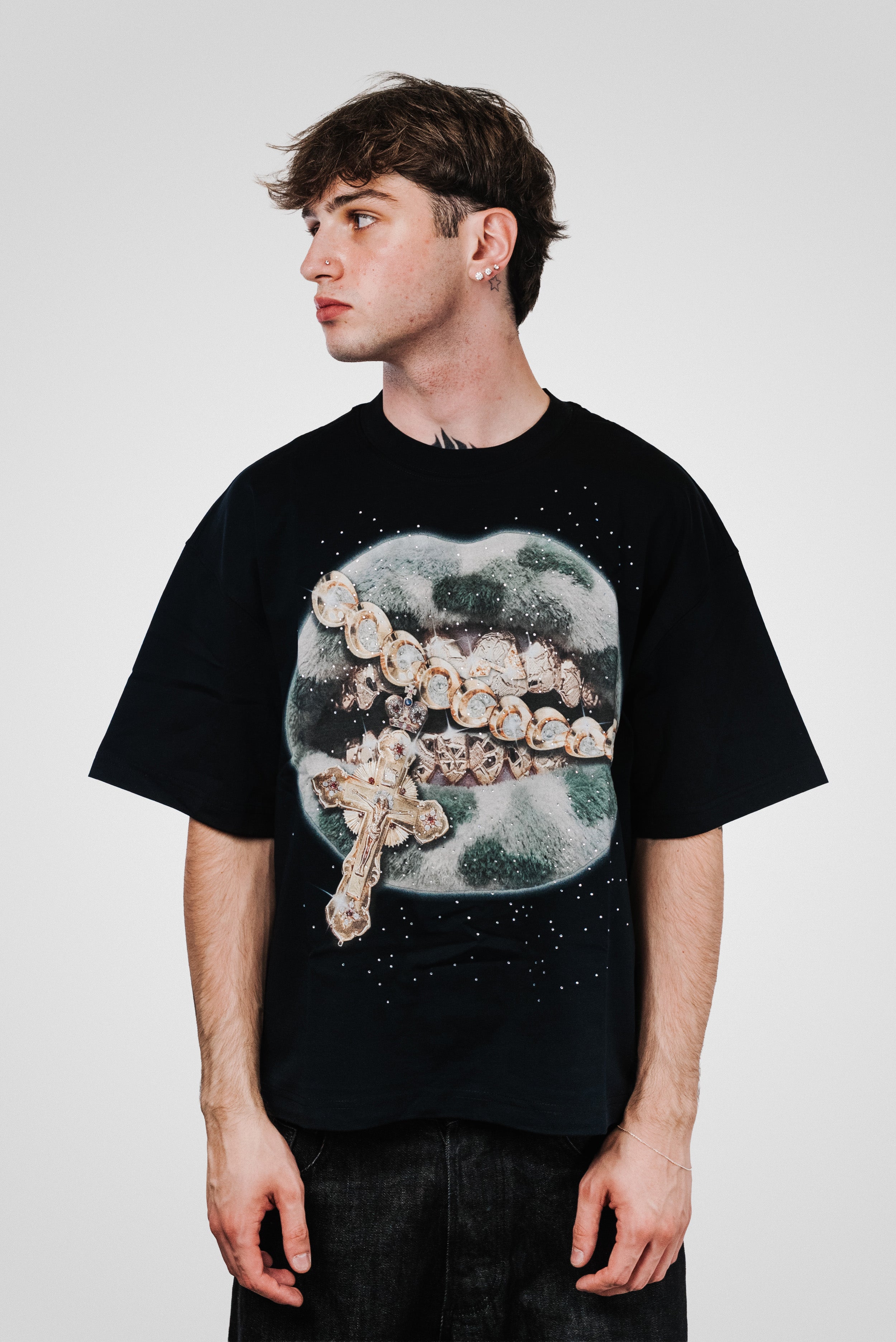 ROSARY STRASS GREEN FUR MOUTH BLACK TEE - Noissey Brand