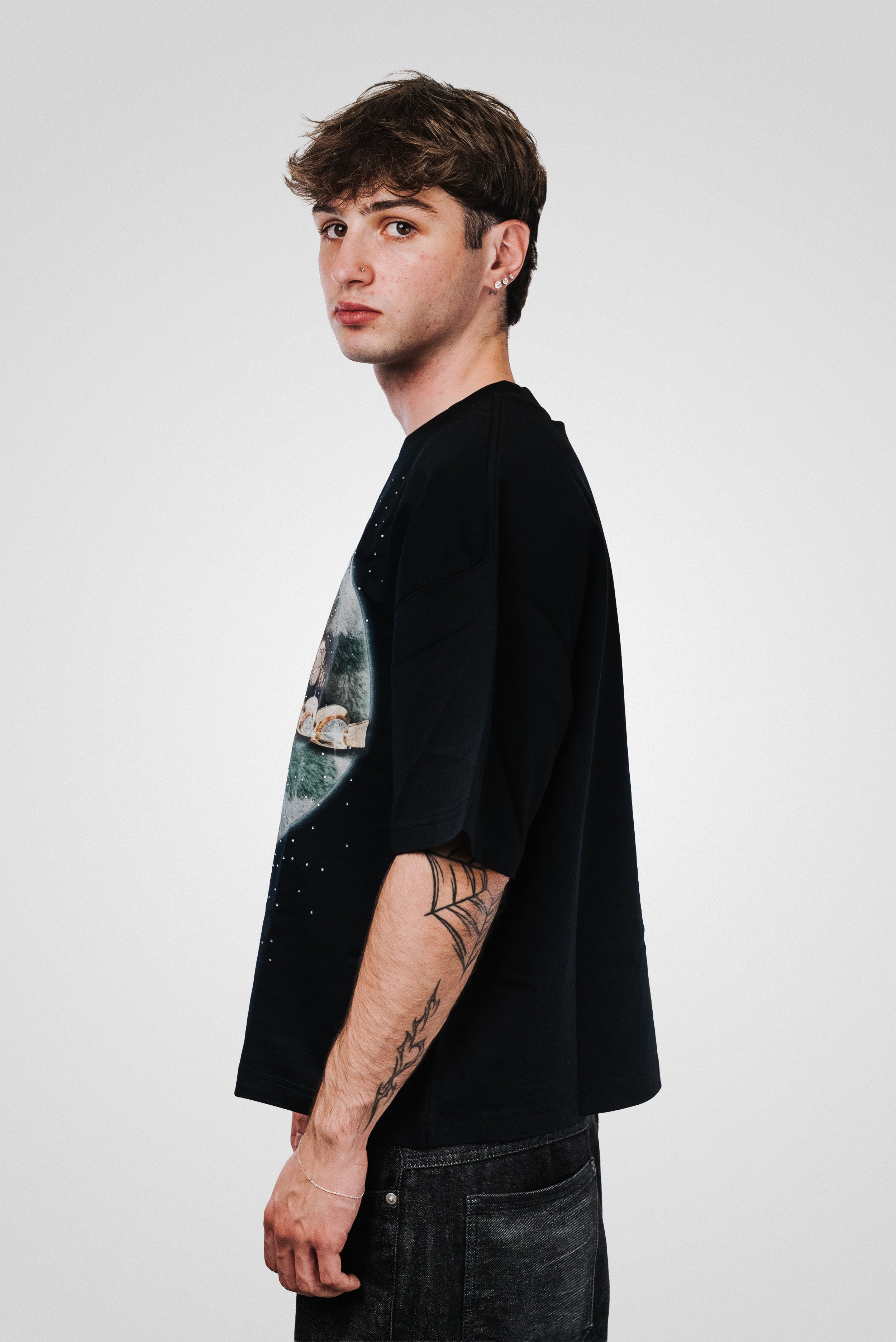 ROSARY STRASS GREEN FUR MOUTH BLACK TEE - Noissey Brand