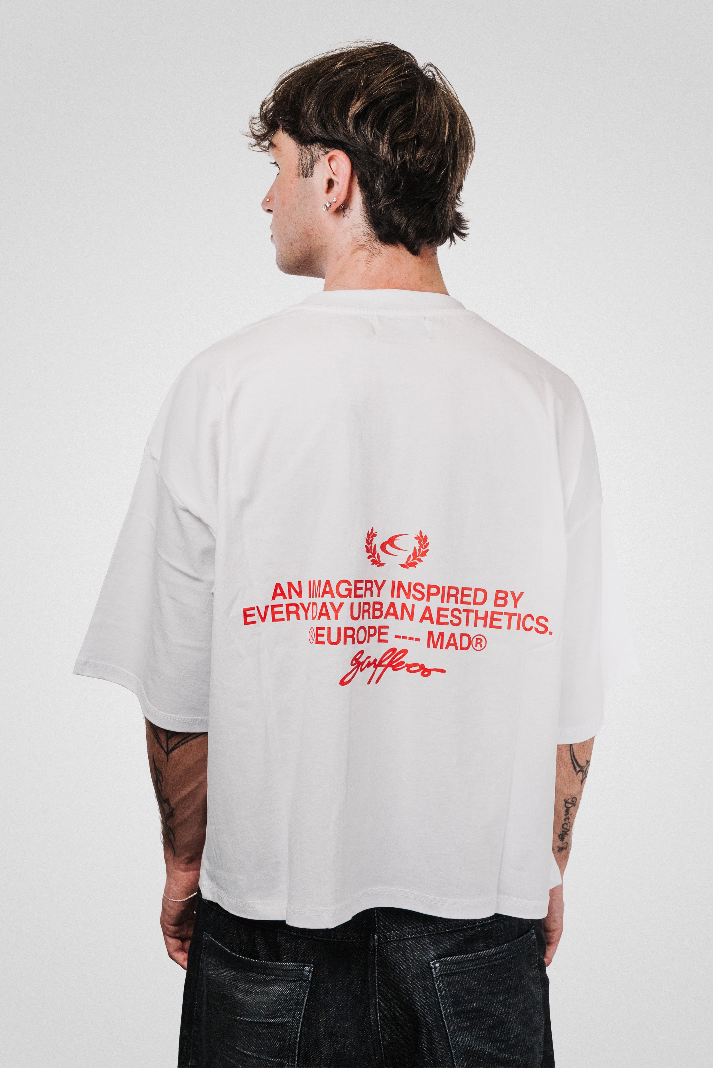 SIGNATURE WHITE TEE - SCUFFERS