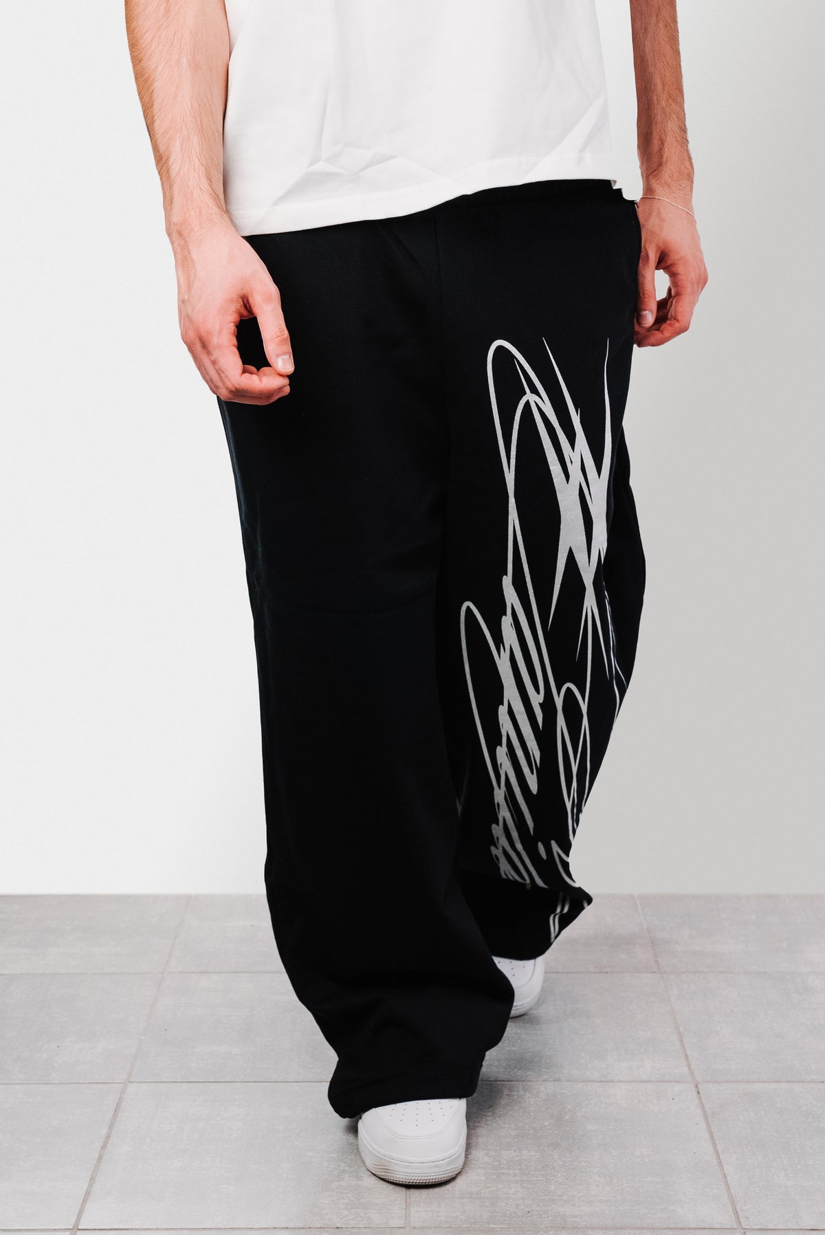 SILVER SCRIPT BLACK SWEATPANTS - Shoebuya Design