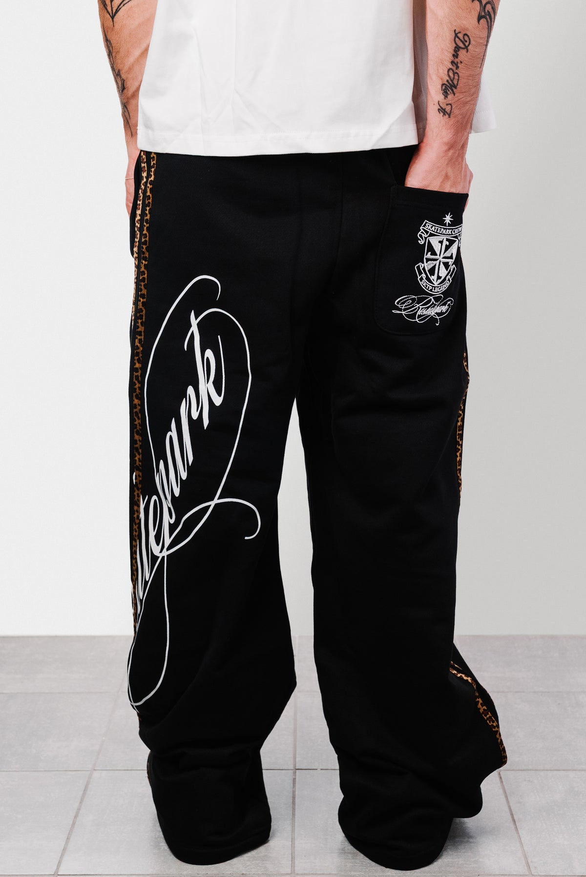 SIDE LEOPARD BLACK SWEATPANTS - Shoebuya Design