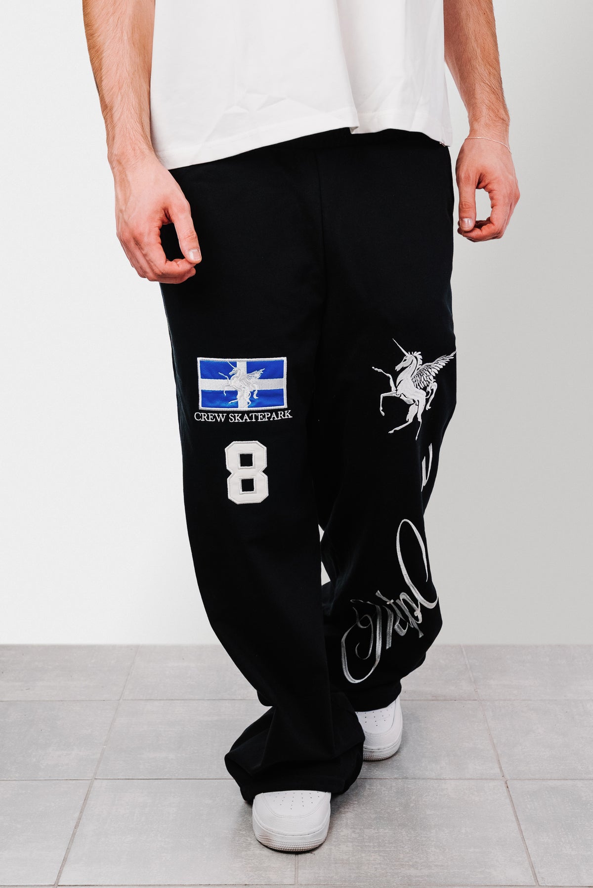 SKTP CREW BLACK SWEATPANTS - Shoebuya Design