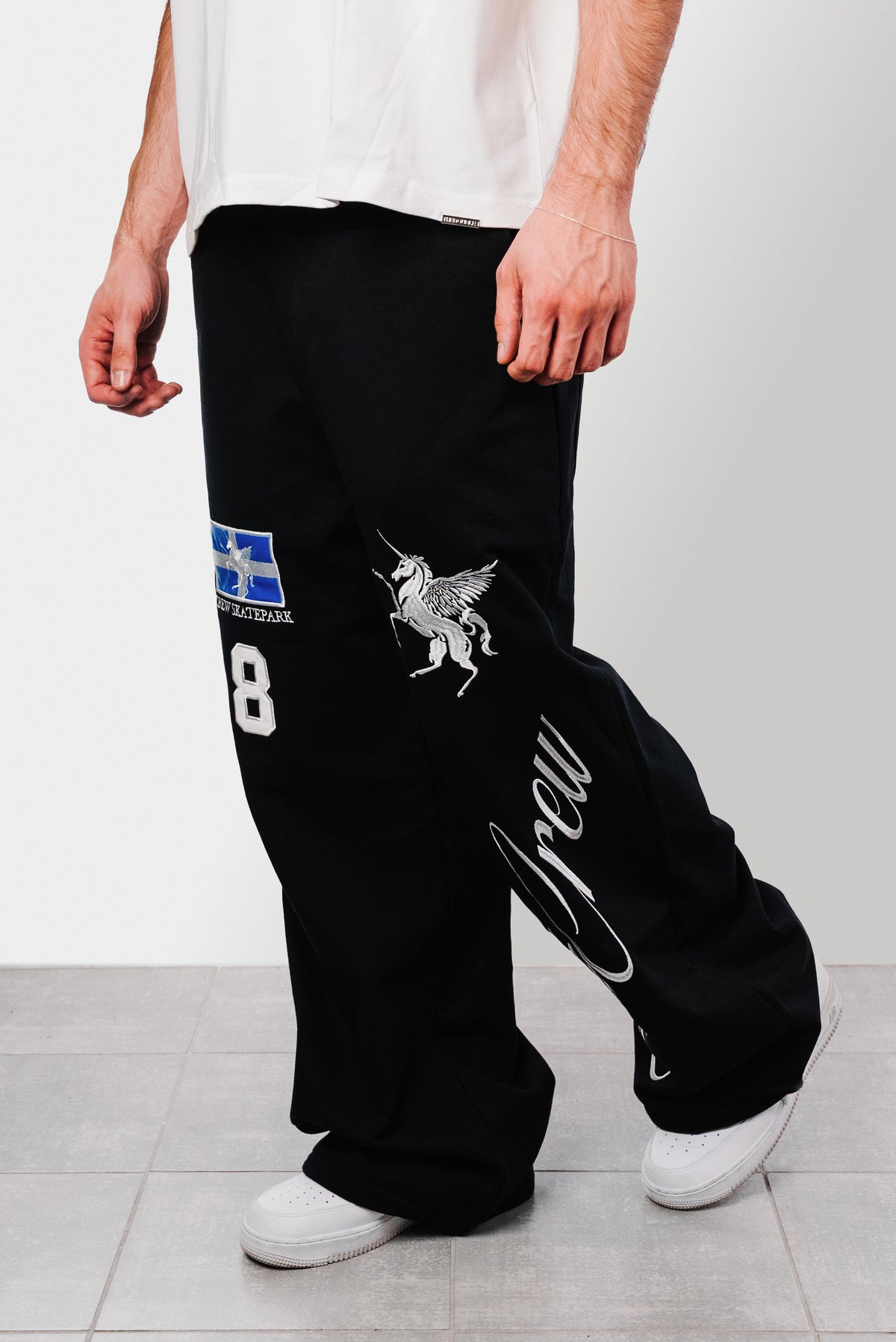 SKTP CREW BLACK SWEATPANTS - Shoebuya Design