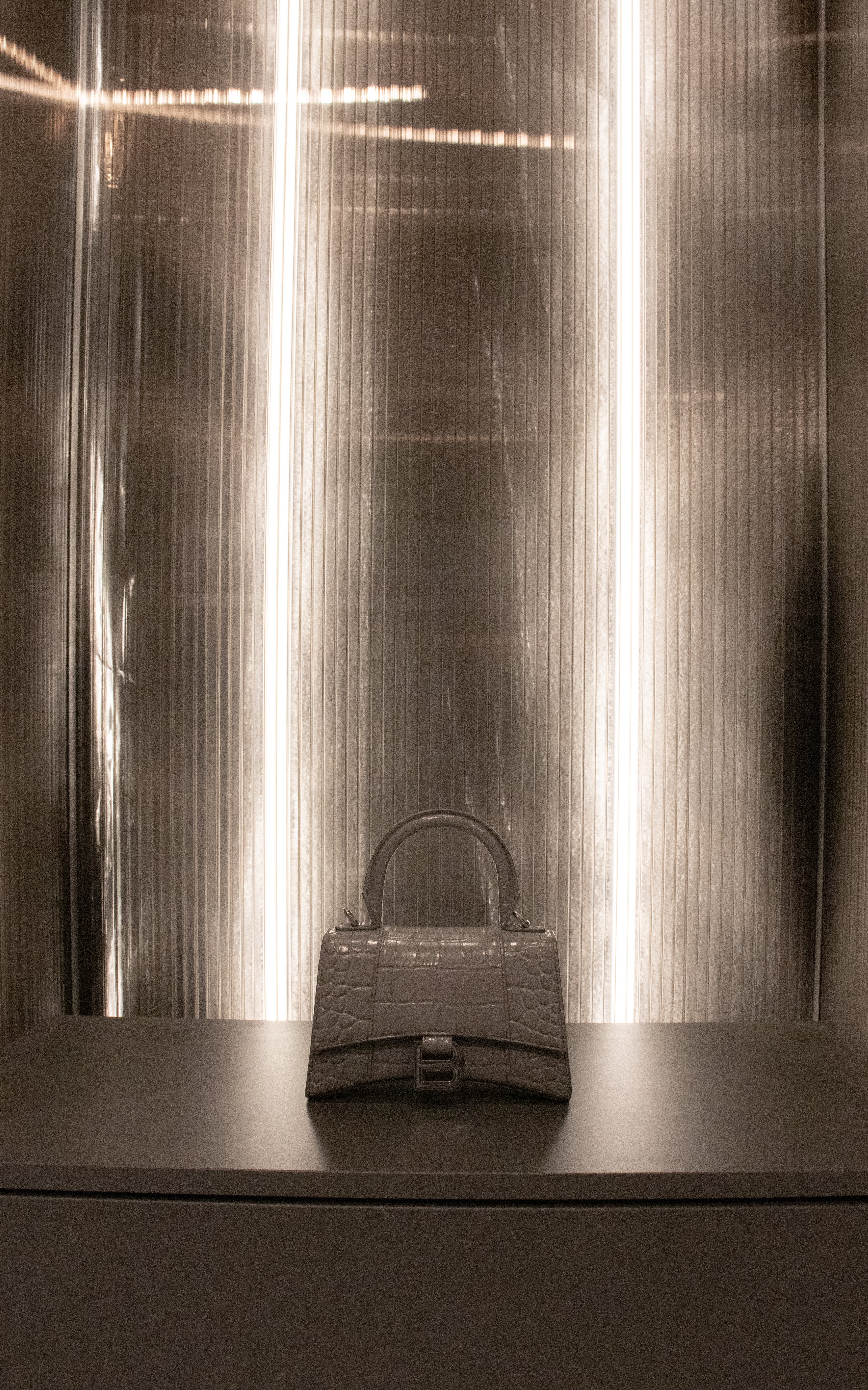 BALENCIAGA BORSA HOURGLASS TOP HANDLE XS SHINY GREY