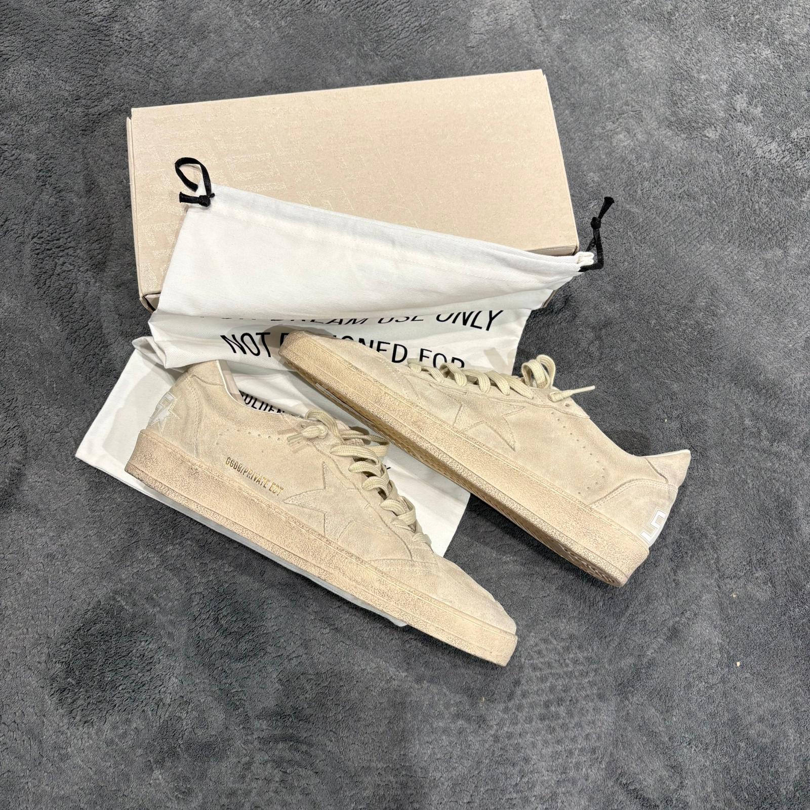 GOLDEN GOOSE BALLSTAR FULL SUEDE BEIGE & WHITE PRINT