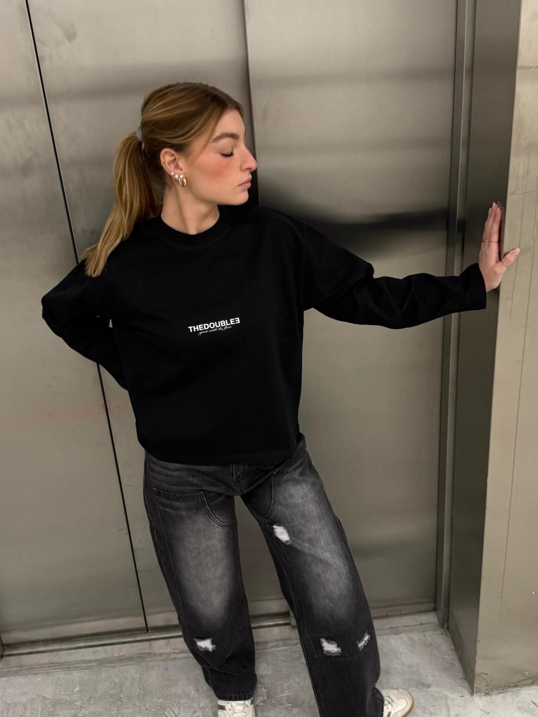 BLONDE BOXY LONGSLEEVE BLACK - TheDoubleE