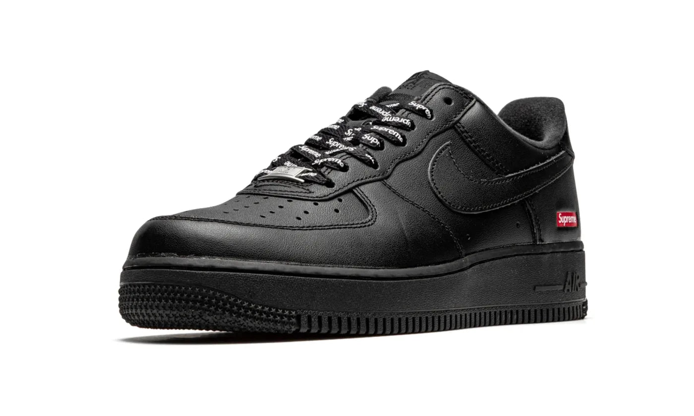 NIKE AIR FORCE 1 LOW SUPREME BLACK
