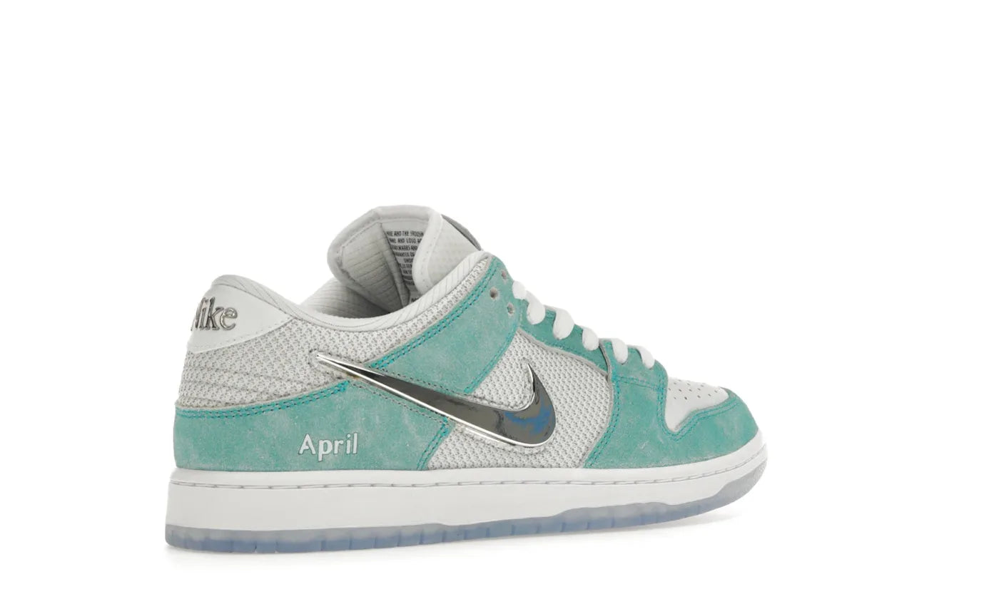 NIKE DUNK LOW SB APRIL