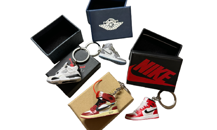 MINI SNEAKERS KEYCHAIN