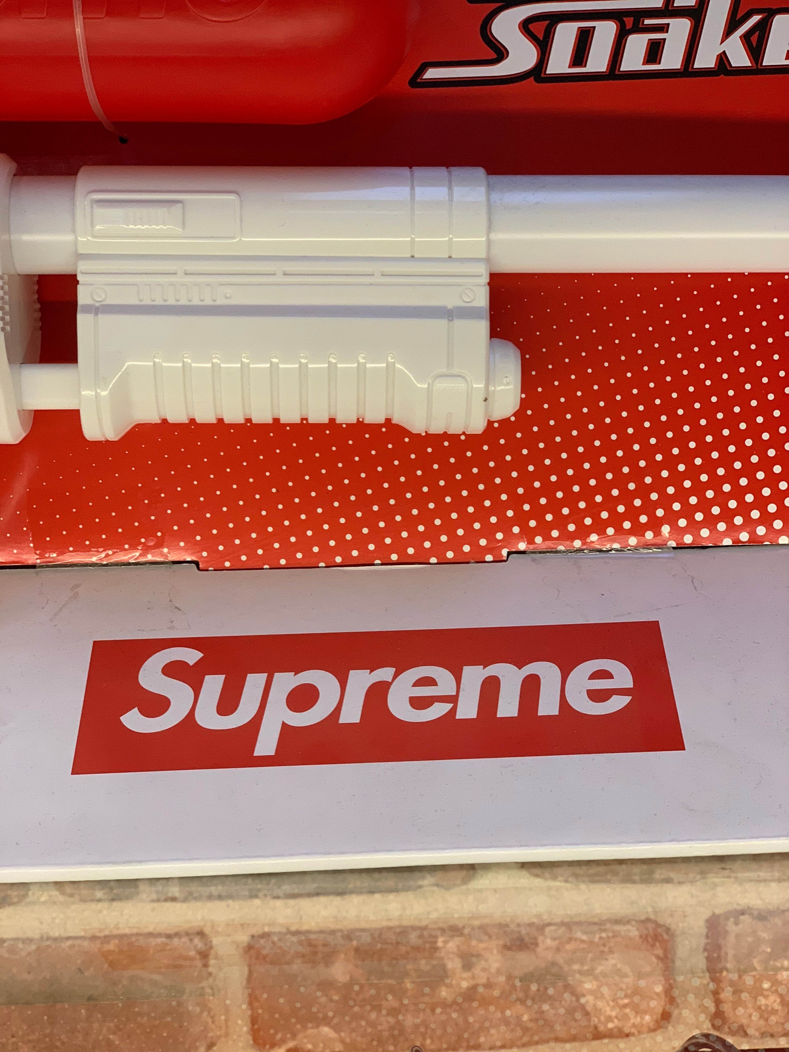SUPREME SUPER SOAKER 50 WATER BLASTER