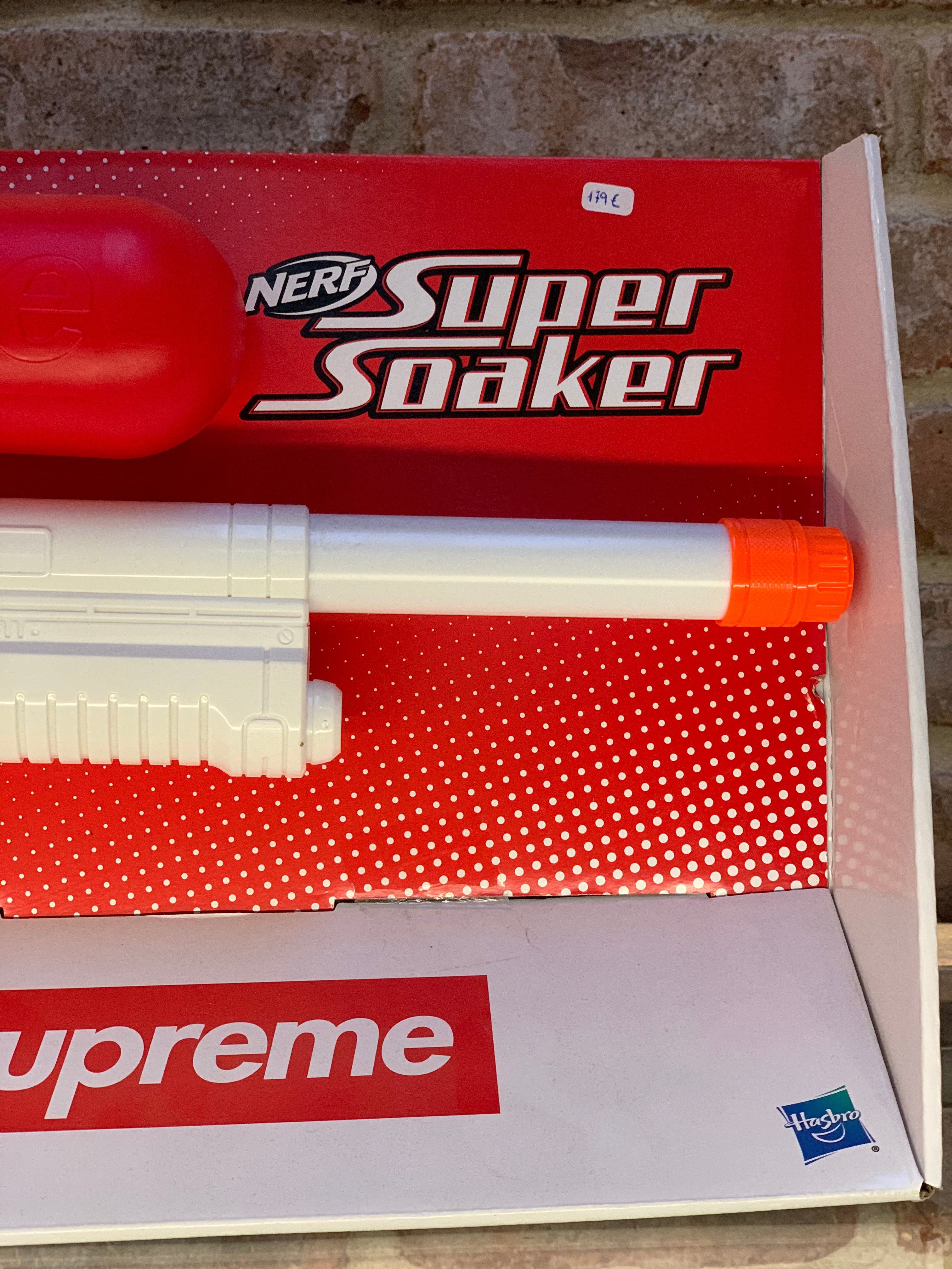 SUPREME SUPER SOAKER 50 WATER BLASTER