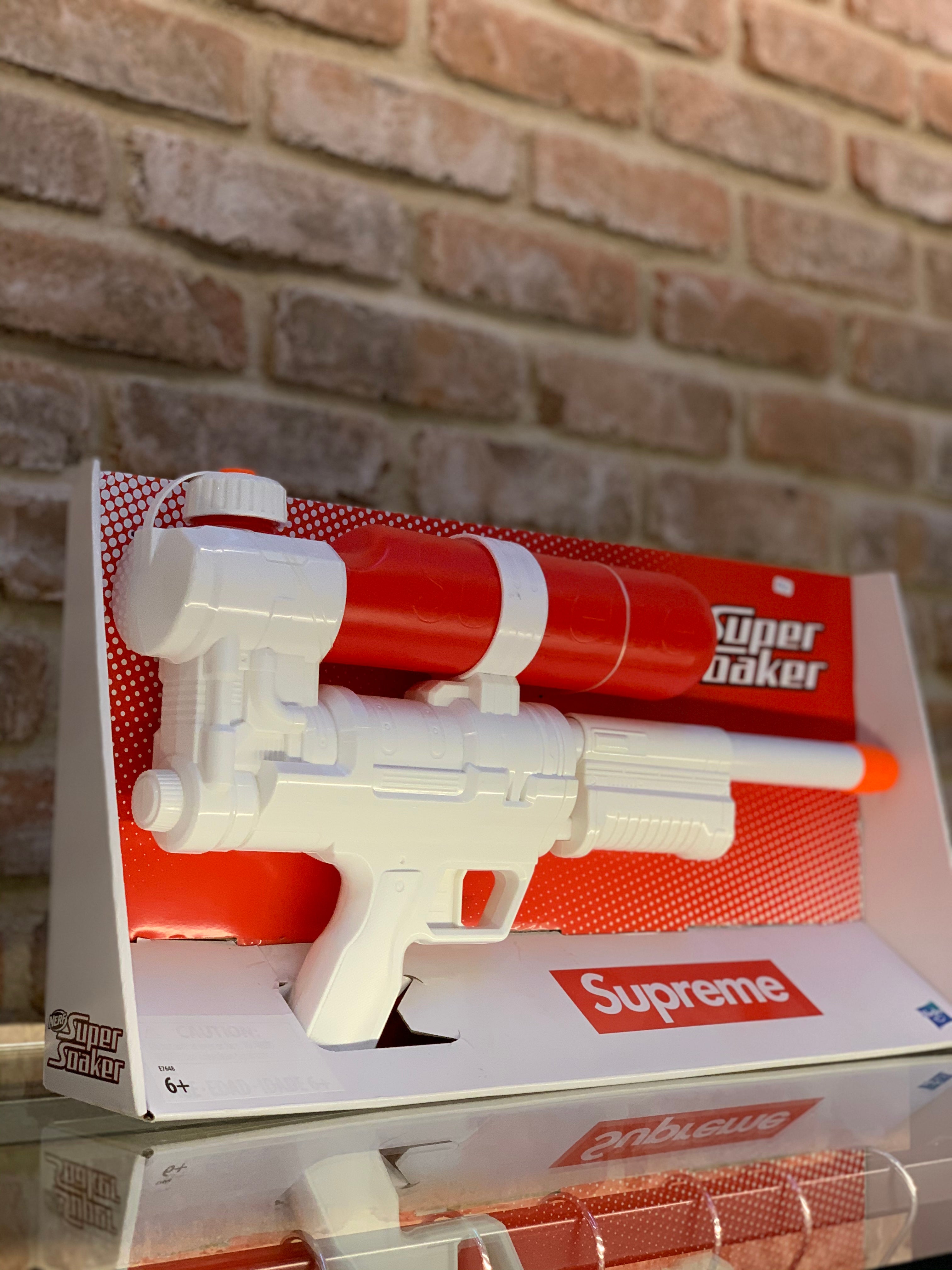 SUPREME SUPER SOAKER 50 WATER BLASTER