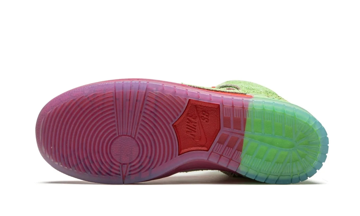 NIKE DUNK HIGH SB STRAWBERRY COUGH