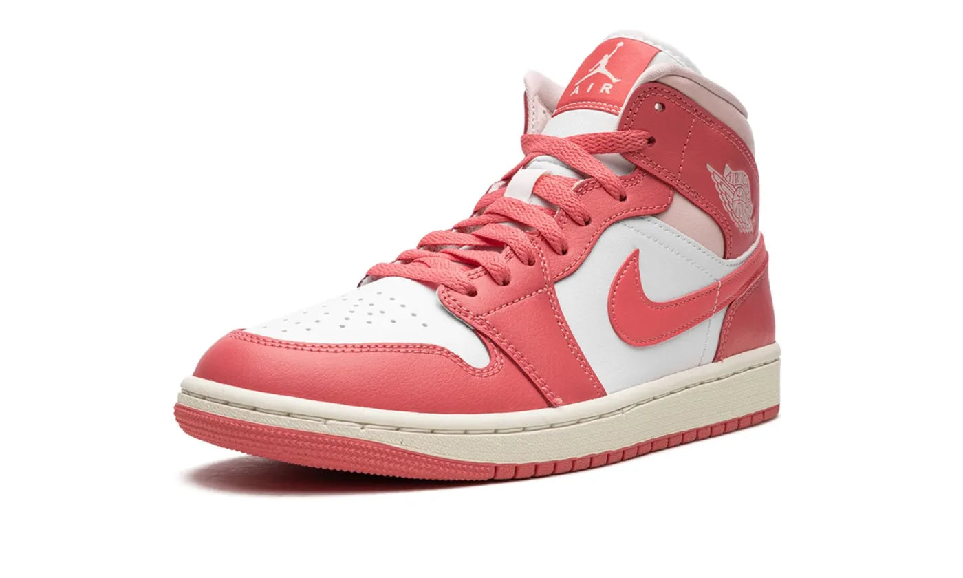 AIR JORDAN 1 MID STRAWBERRIES AND CREAM (W)