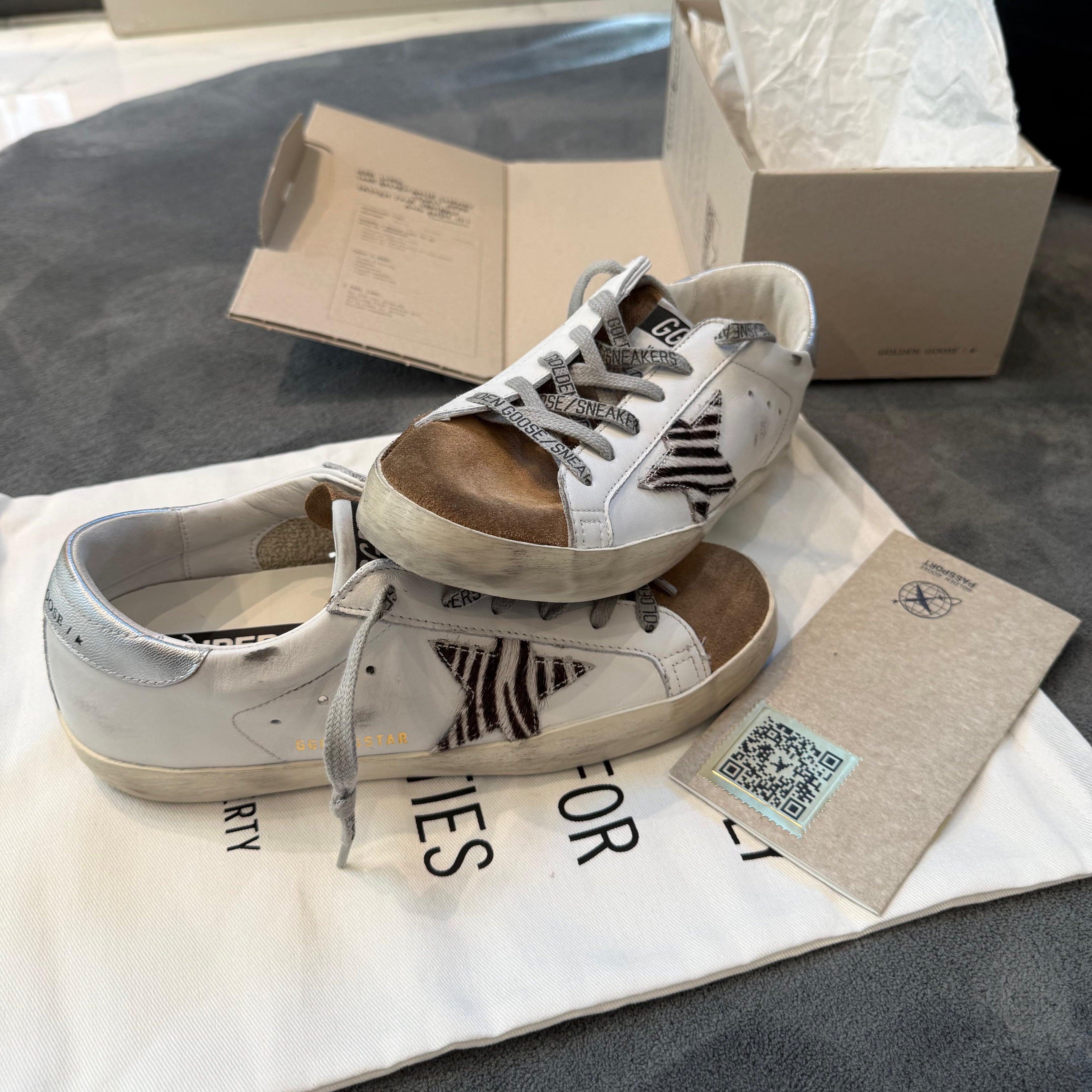 GOLDEN GOOSE SUPER STAR ARGENTO E ZEBRATO SUEDE