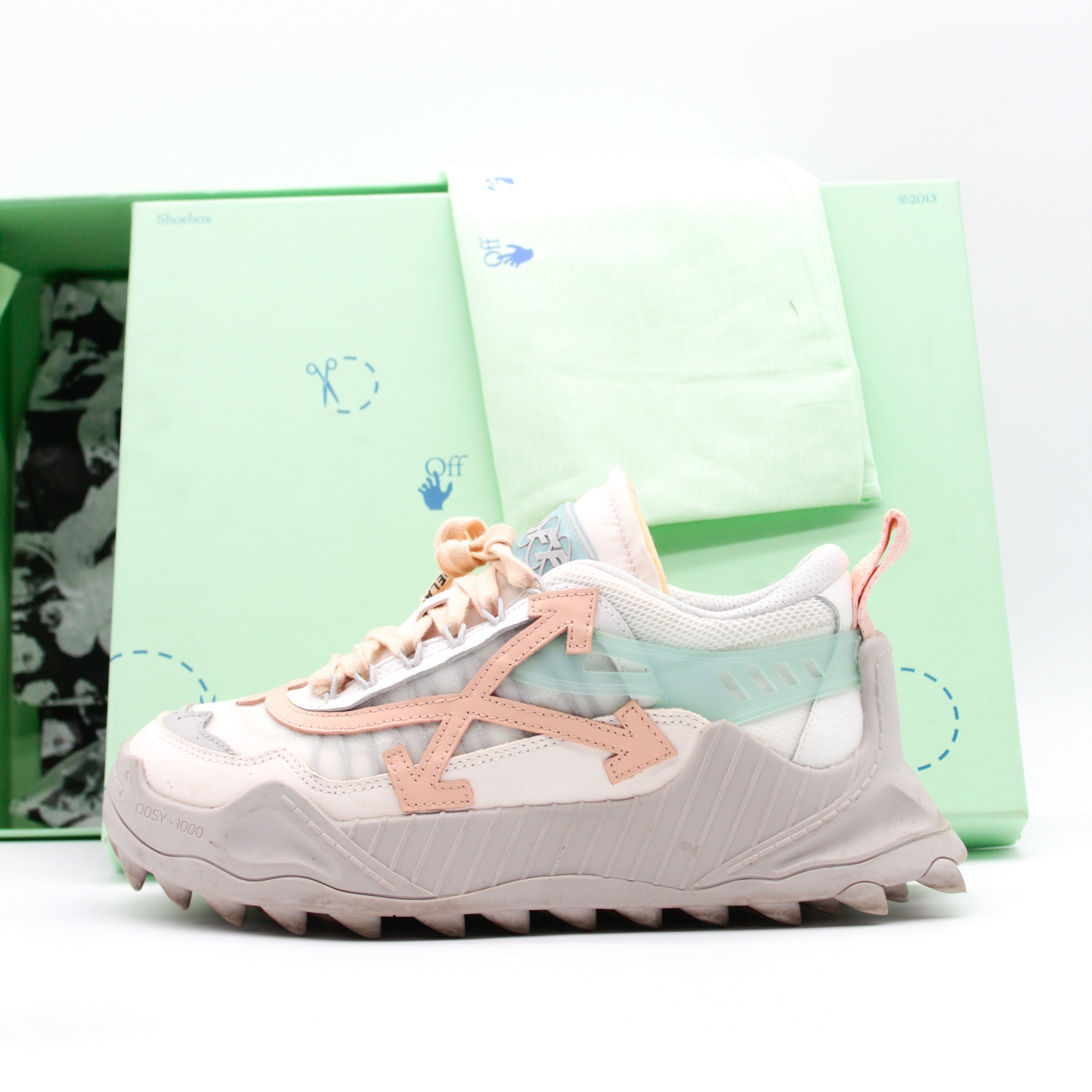 SECONDHAND - OFF WHITE ODSY-1000 GREY POWDER PINK Size 40