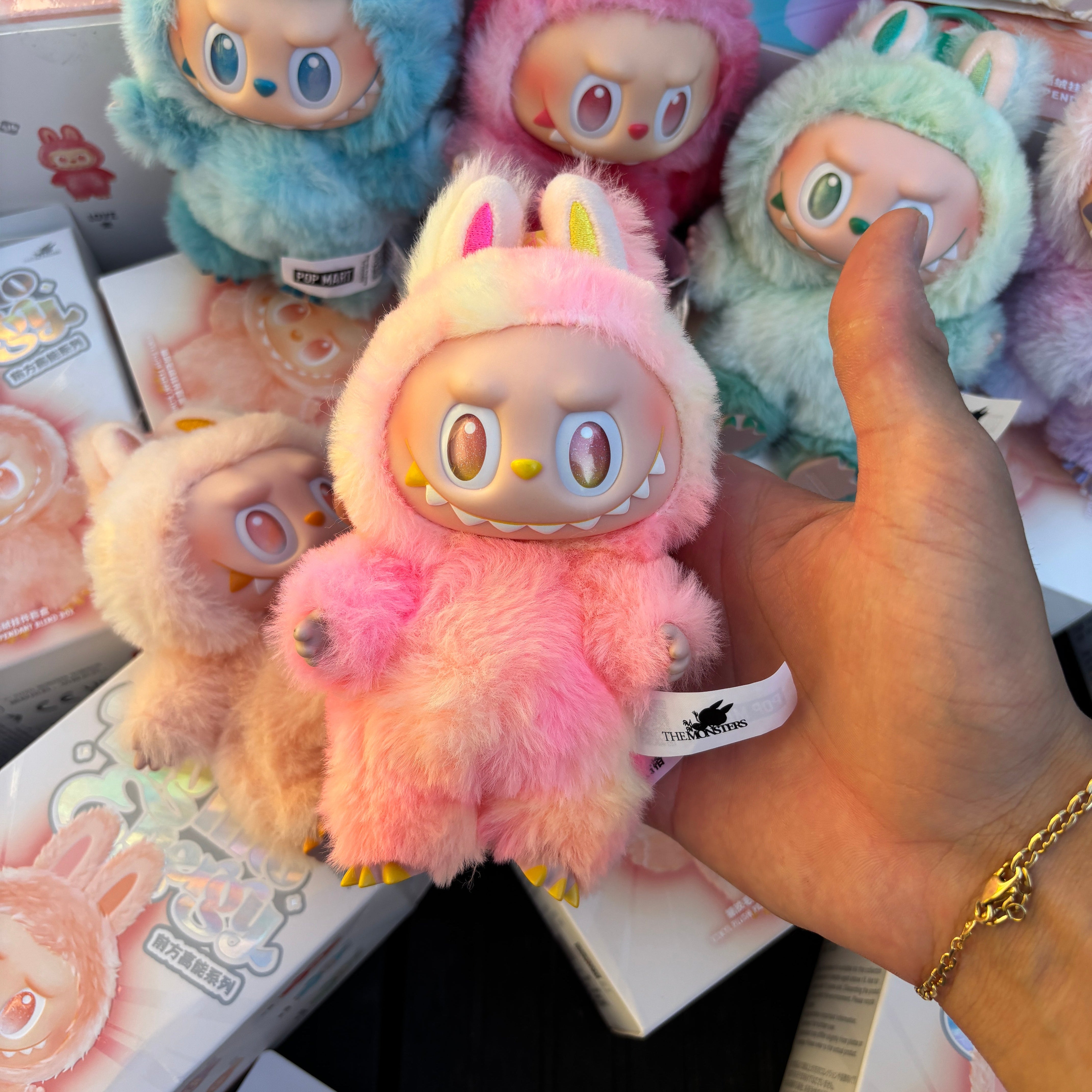 LABUBU THE MONSTERS BIG INTO ENERGY SERIES VINYL PLUSH PENDANTh